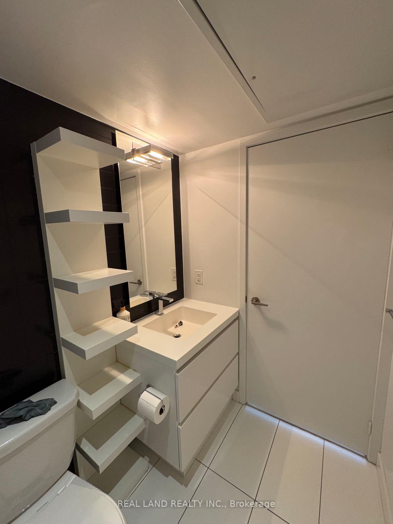 Photo 11 of Unit 301, 85 Queens Wharf Road, Toronto, Waterfront Communities — HOMEH