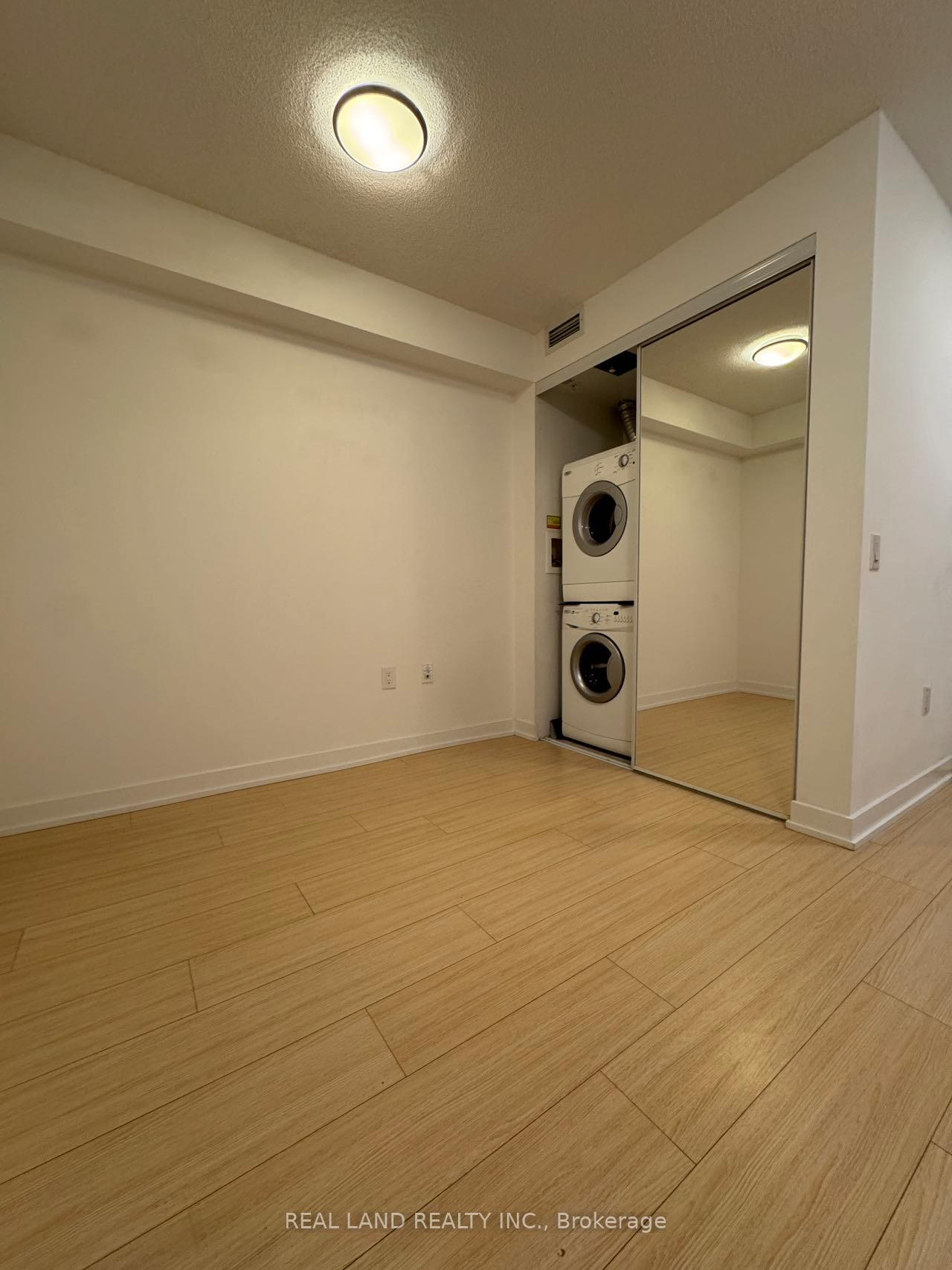 Photo 14 of Unit 301, 85 Queens Wharf Road, Toronto, Waterfront Communities — HOMEH
