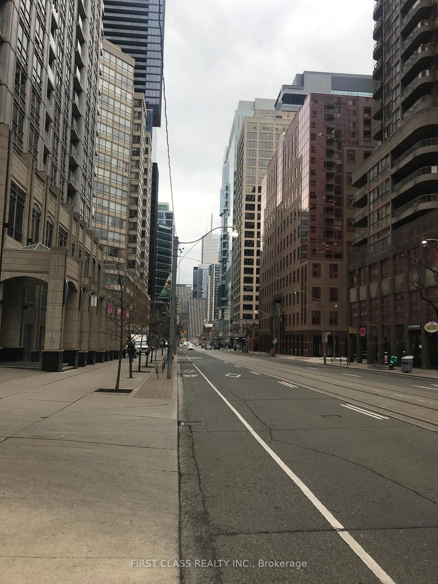 Photo 3 of Unit 607, 761 Bay Street, Toronto, Bay Street Corridor — HOMEH