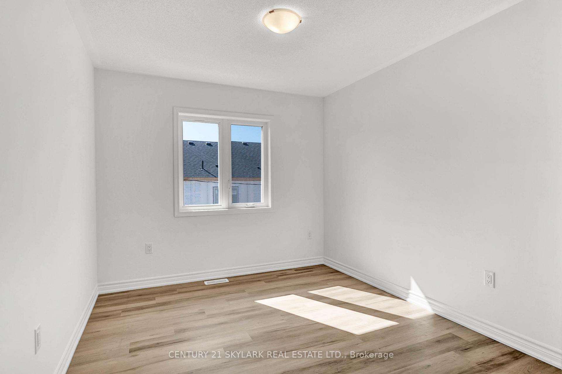 Photo 15 of 13 Vinewood Crescent, Barrie, Rural Barrie Southeast — HOMEH