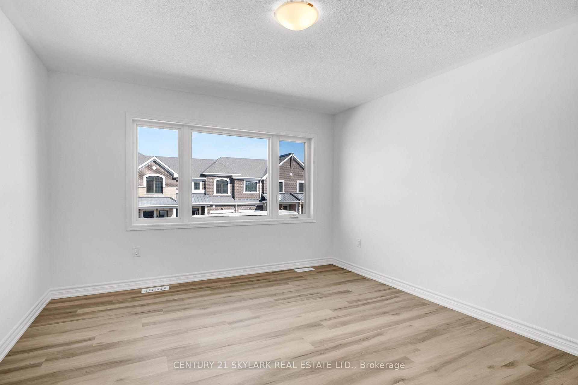 Photo 17 of 13 Vinewood Crescent, Barrie, Rural Barrie Southeast — HOMEH