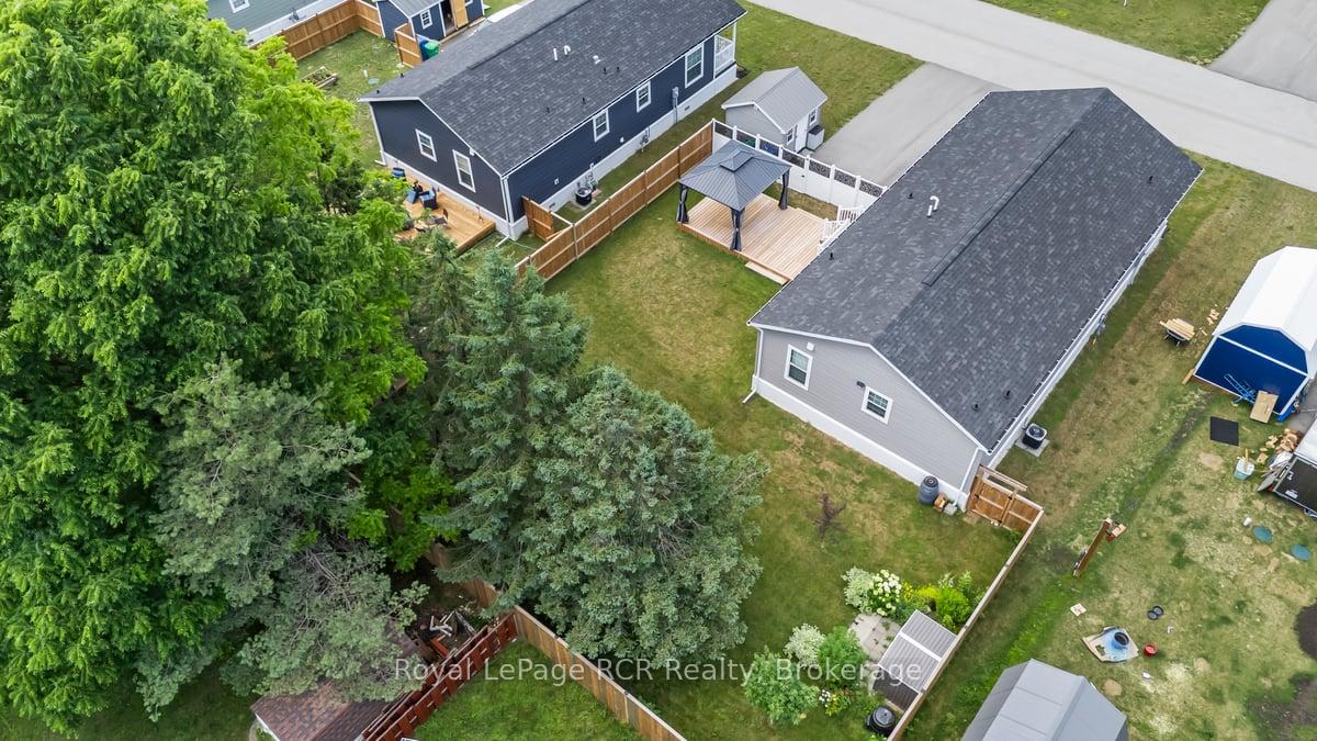 Photo 31 of 206 Spruce Drive, West Grey — HOMEH