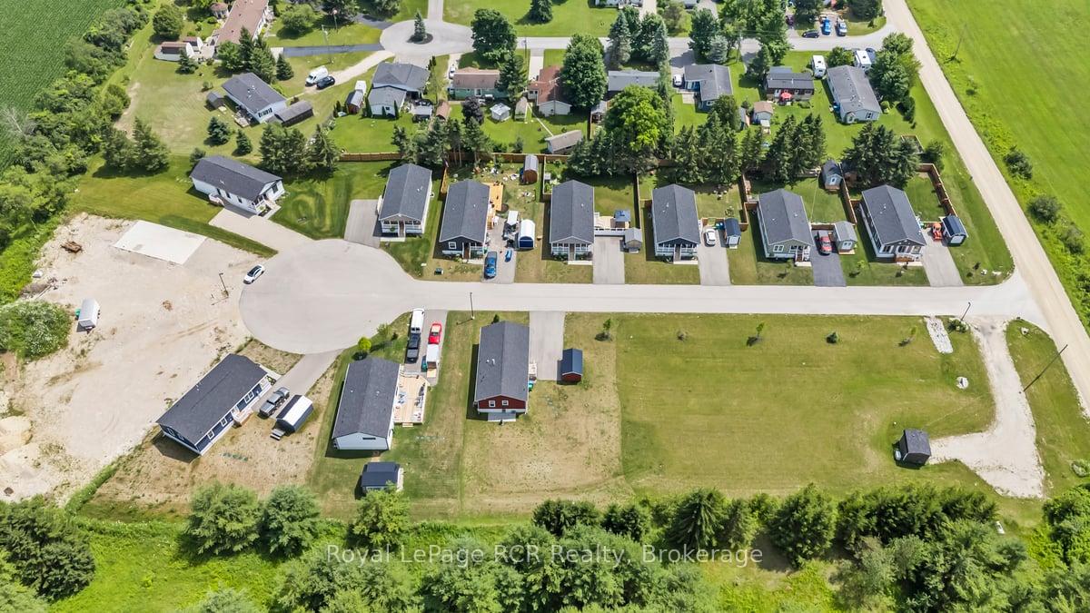 Photo 35 of 206 Spruce Drive, West Grey — HOMEH