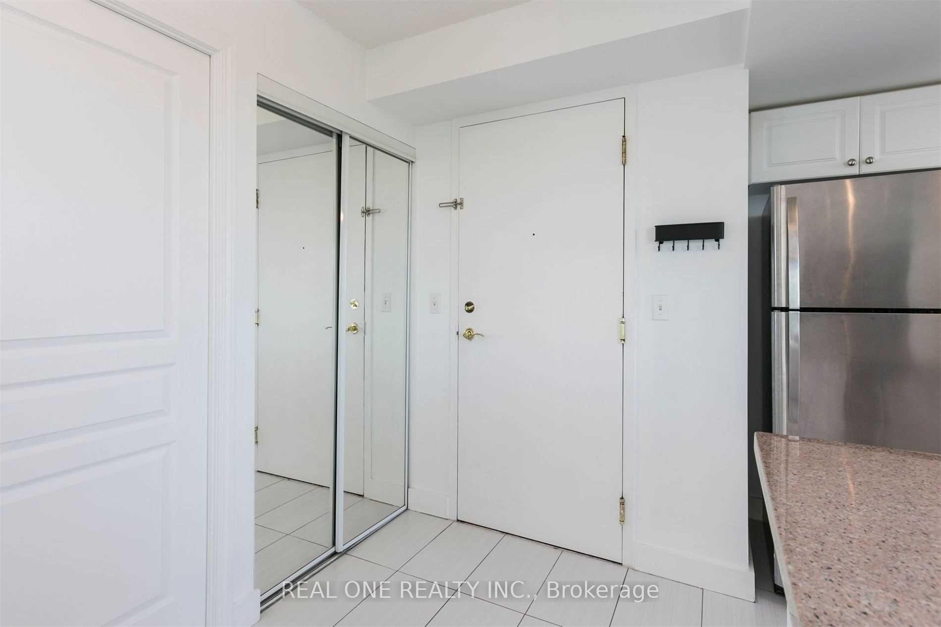 Photo 7 of Unit 1005, 2565 Erin Centre Boulevard, Mississauga, Central Erin Mills — HOMEH