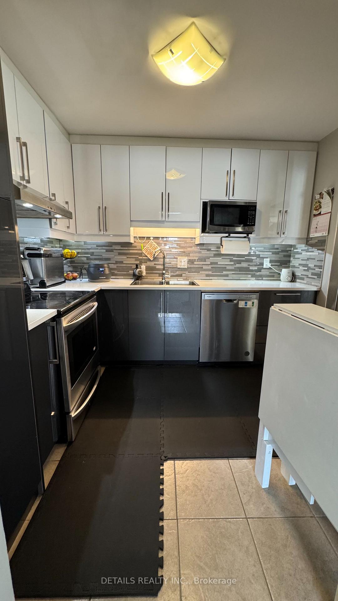 Photo 5 of 131 Markland Crescent, Ottawa, Barrhaven East — HOMEH