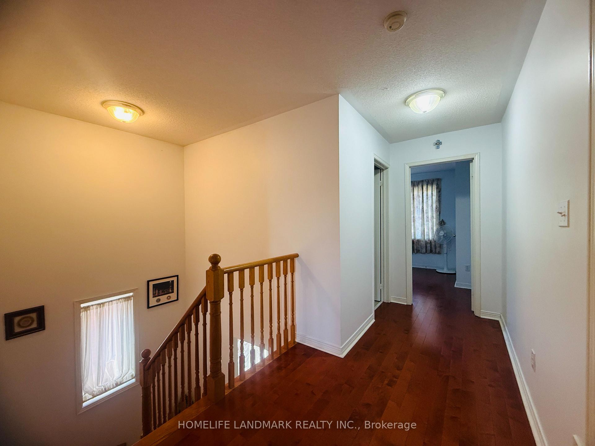 Photo 7 of 32 Oxfordshire Street, Markham, Berczy — HOMEH