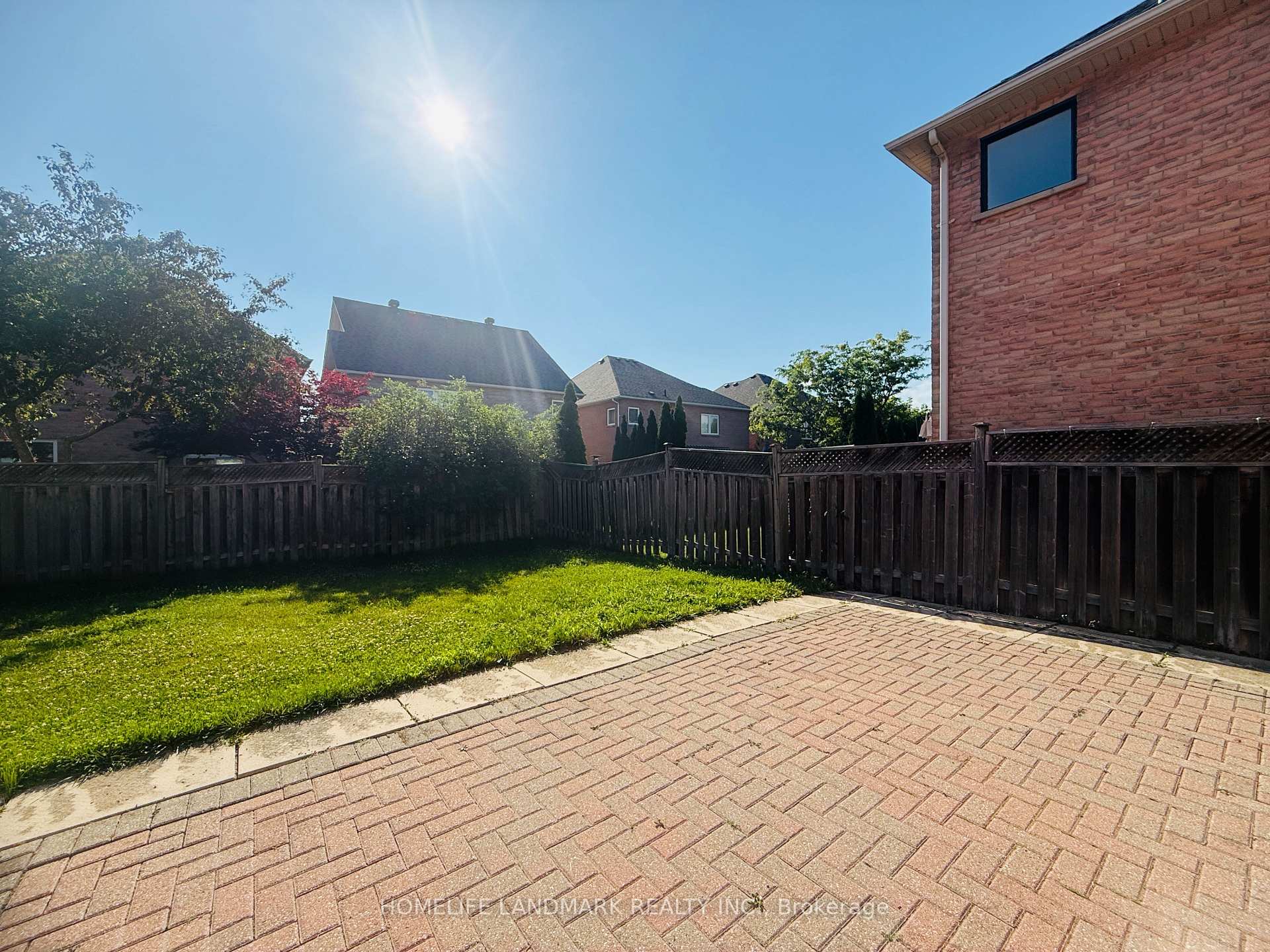 Photo 9 of 32 Oxfordshire Street, Markham, Berczy — HOMEH