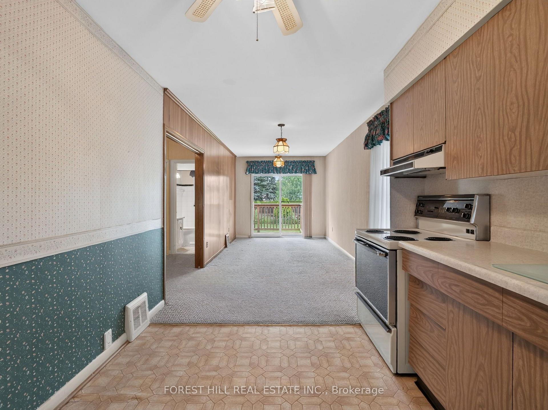 Photo 4 of 98 Marchington Circle, Scarborough, Wexford-Maryvale — HOMEH