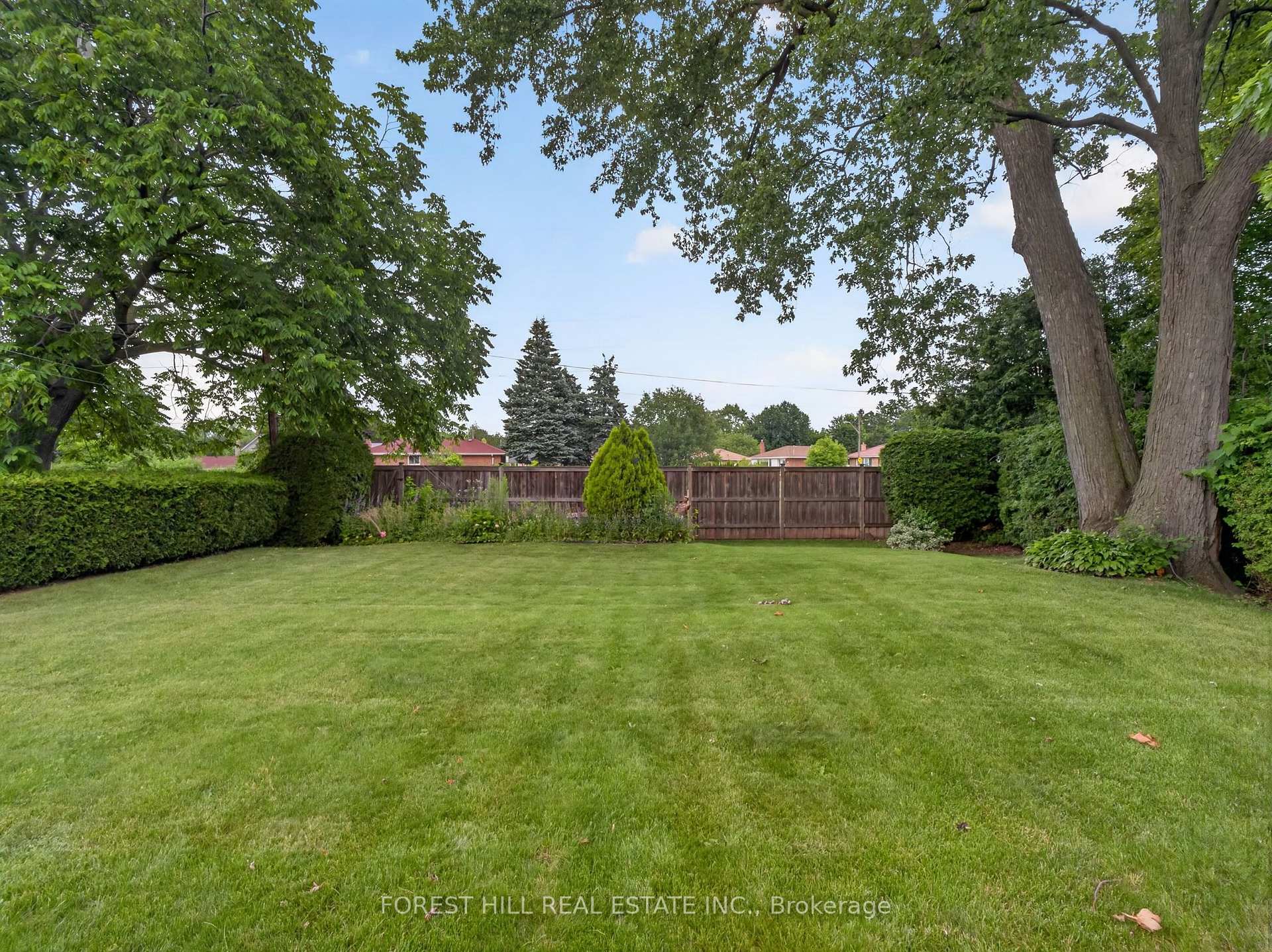 Photo 15 of 98 Marchington Circle, Scarborough, Wexford-Maryvale — HOMEH