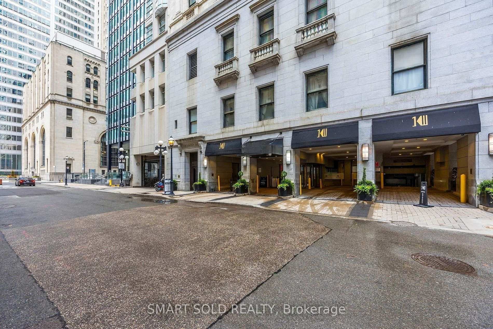 Photo 3 of Unit 2912, 1 King Street W, Toronto, Bay Street Corridor — HOMEH