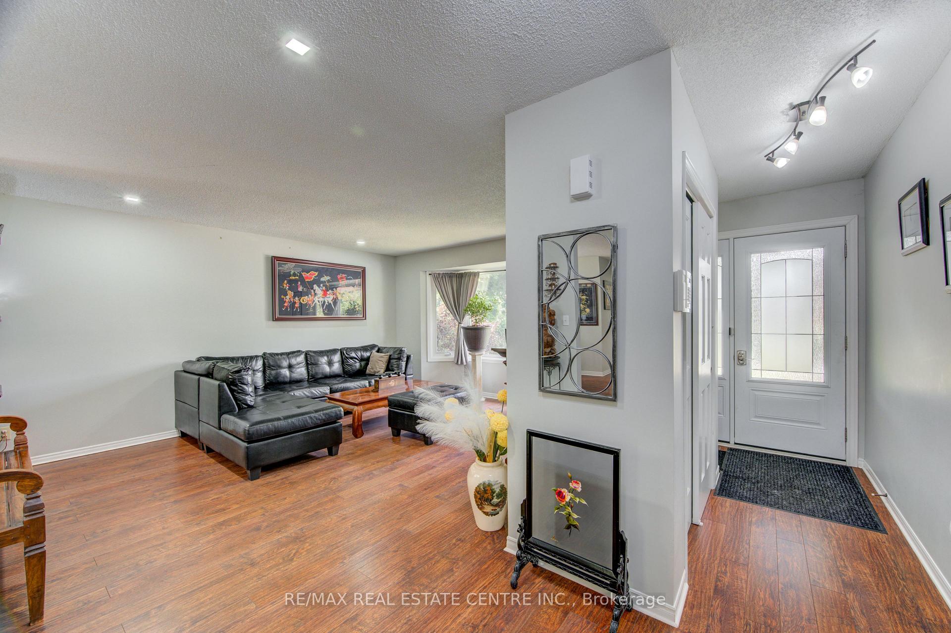 Photo 5 of 95 Allen Street, Tillsonburg — HOMEH