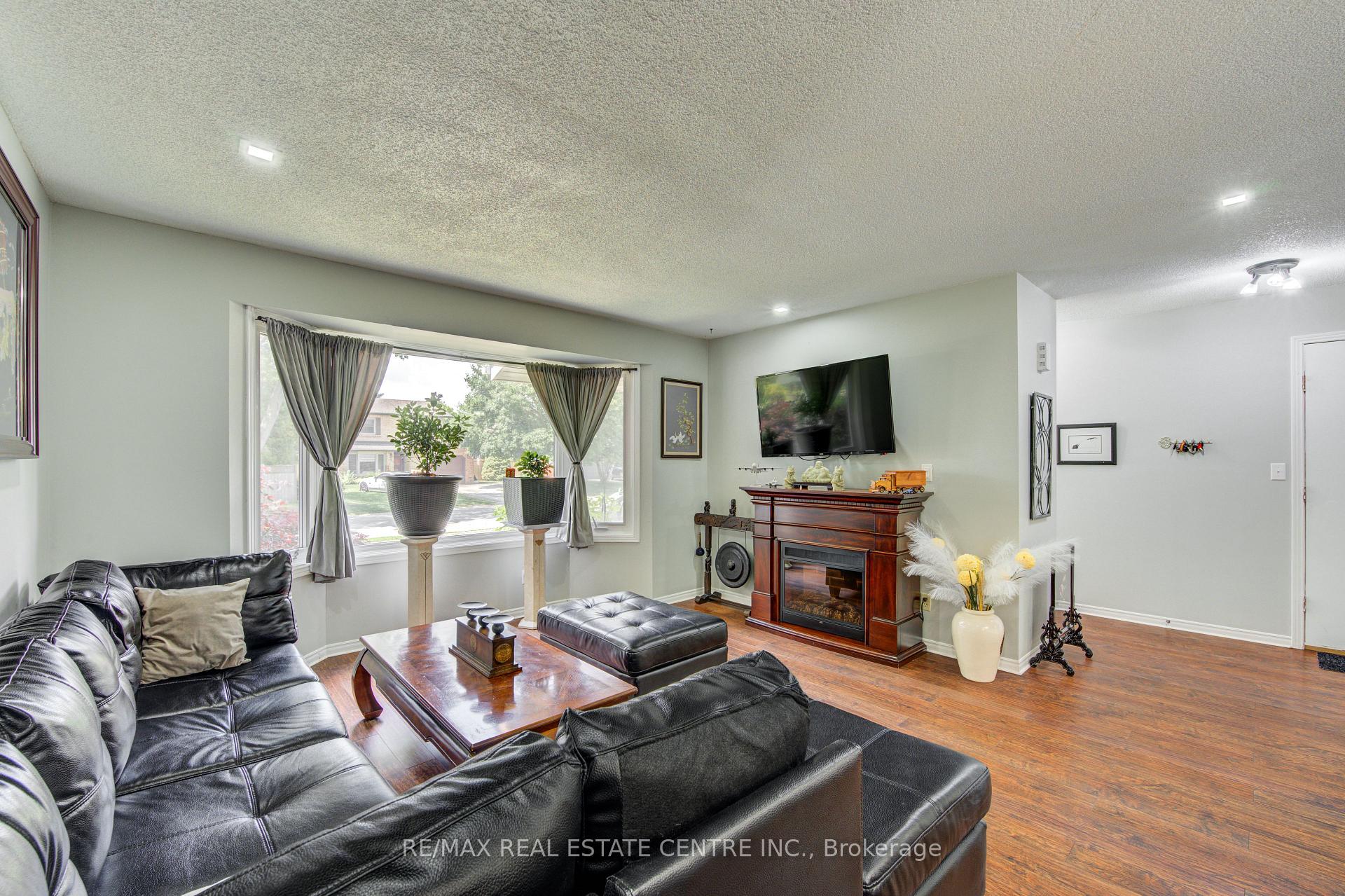 Photo 9 of 95 Allen Street, Tillsonburg — HOMEH