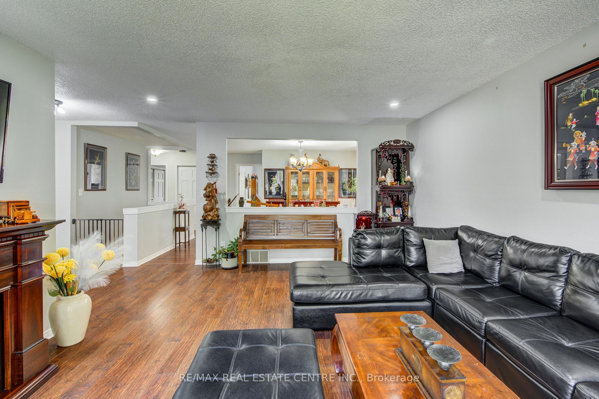 Photo 11 of 95 Allen Street, Tillsonburg — HOMEH