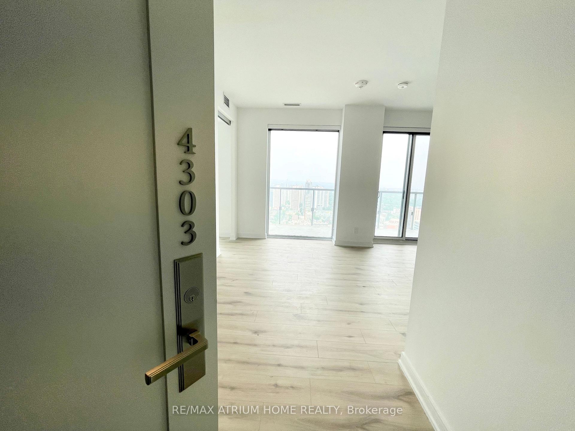 Photo 5 of Unit 4303, 3 Gloucester Street, Toronto, Church-Yonge Corridor — HOMEH