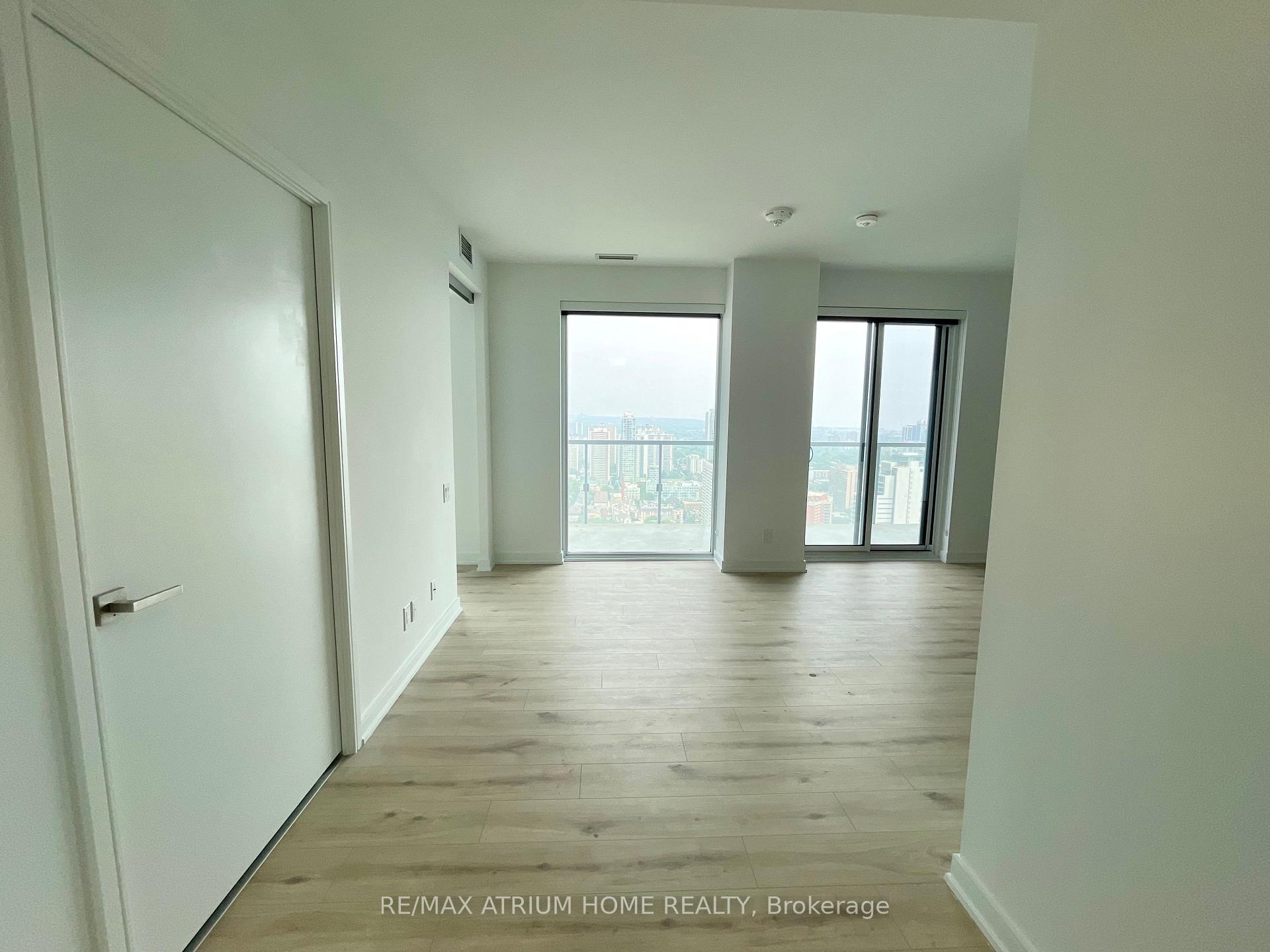 Photo 6 of Unit 4303, 3 Gloucester Street, Toronto, Church-Yonge Corridor — HOMEH