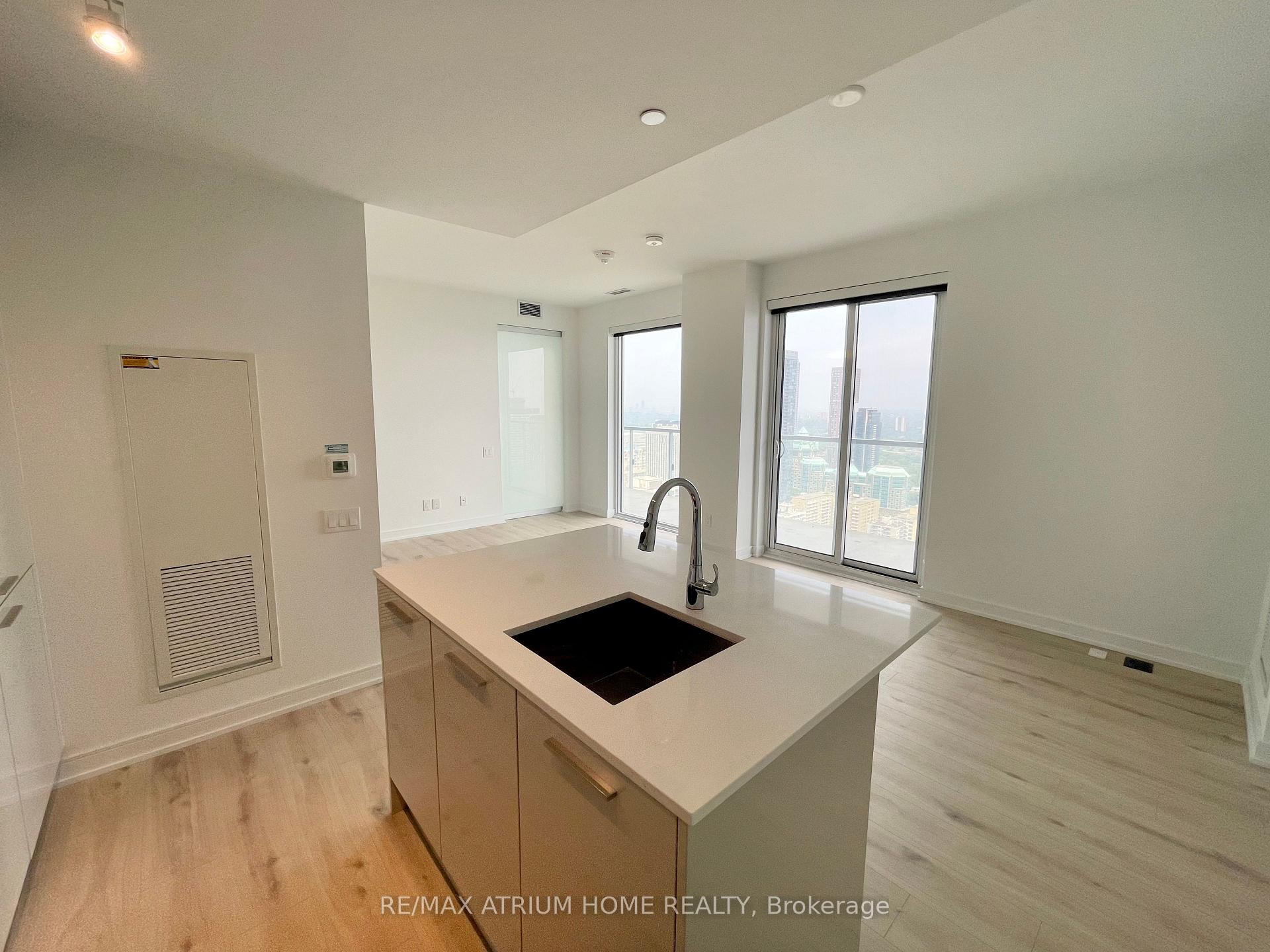 Photo 12 of Unit 4303, 3 Gloucester Street, Toronto, Church-Yonge Corridor — HOMEH