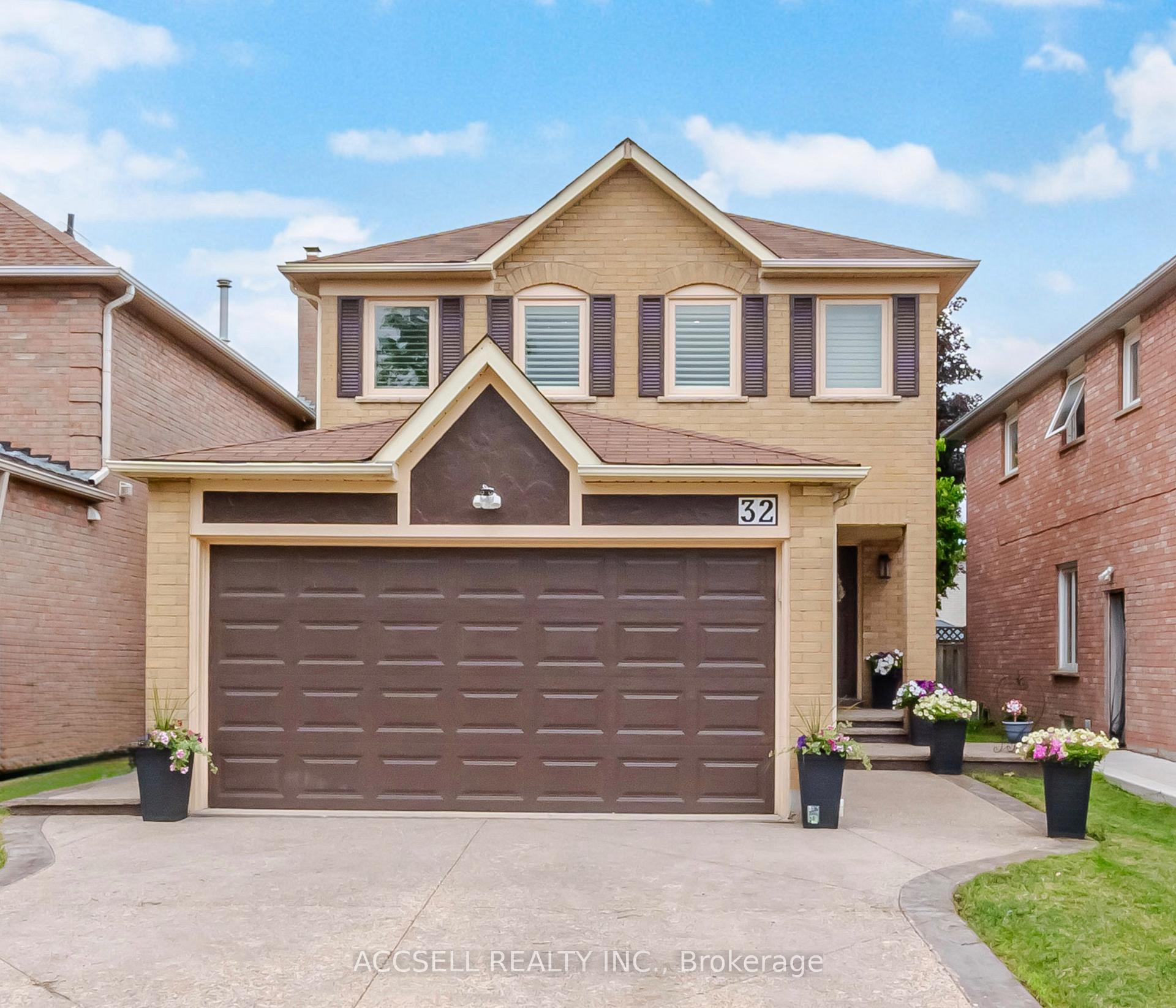 Photo 1 of 32 Niles Court, Brampton, Westgate — HOMEH