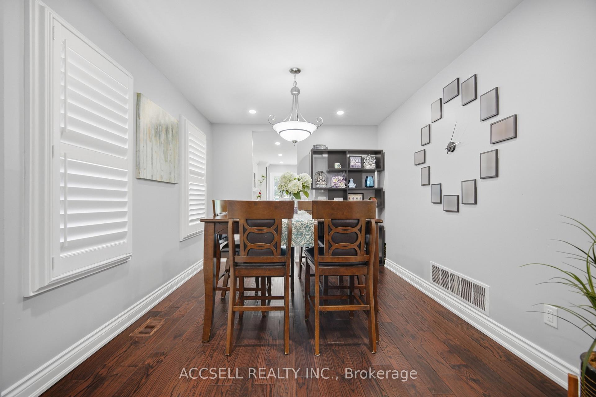 Photo 12 of 32 Niles Court, Brampton, Westgate — HOMEH