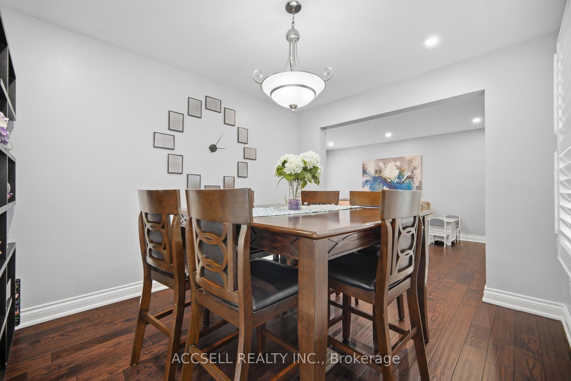 Photo 13 of 32 Niles Court, Brampton, Westgate — HOMEH