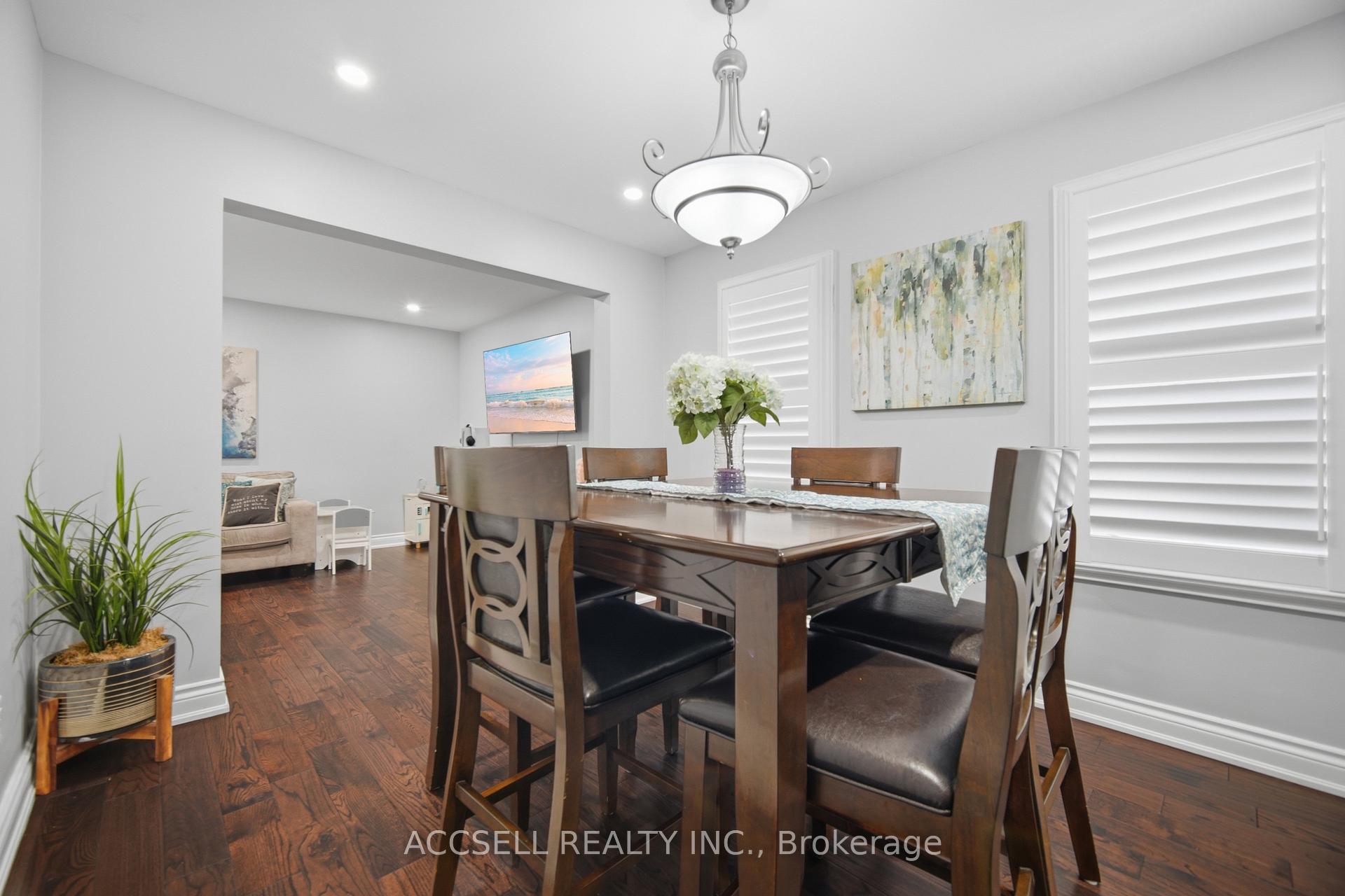 Photo 14 of 32 Niles Court, Brampton, Westgate — HOMEH