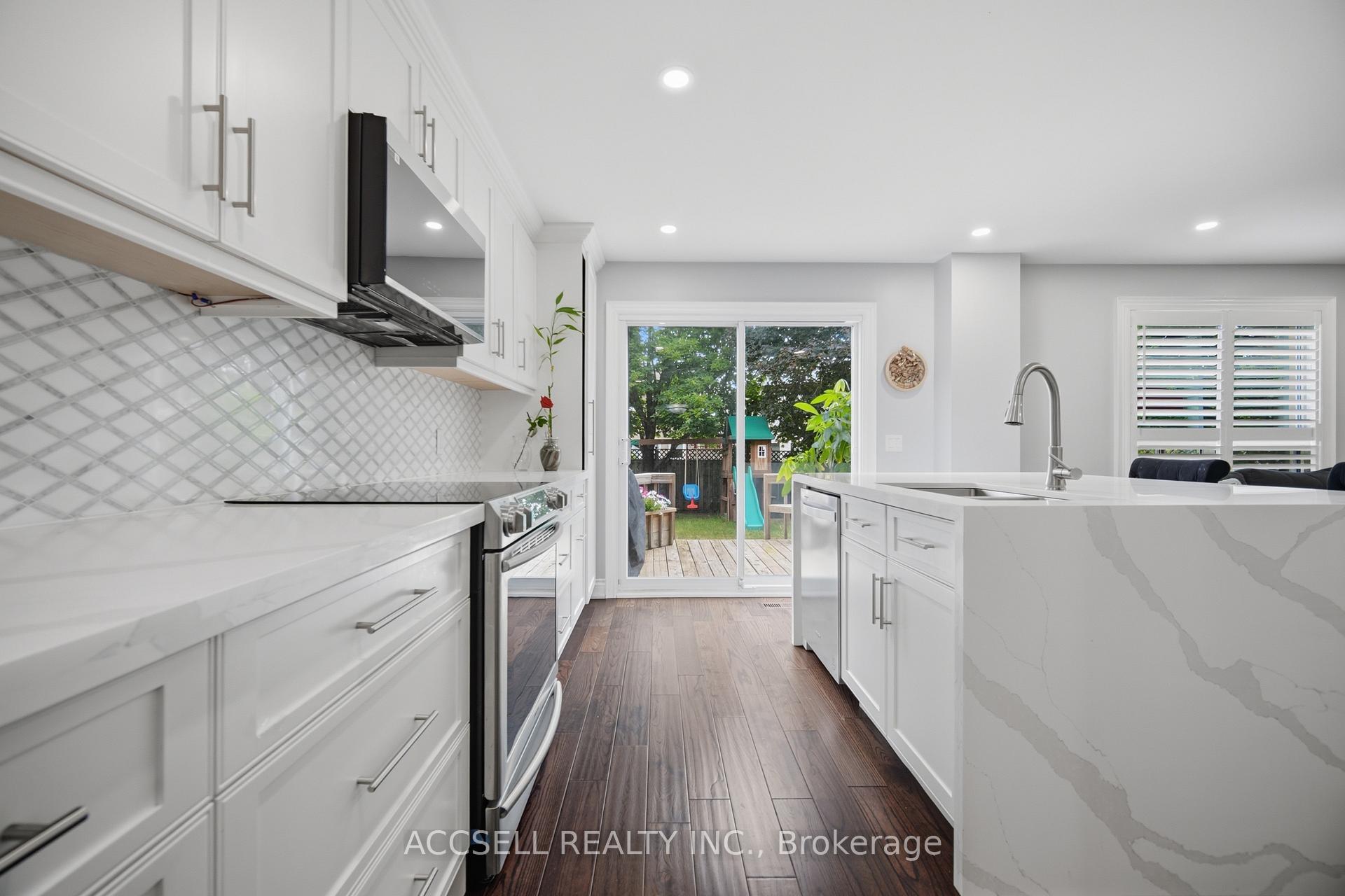 Photo 16 of 32 Niles Court, Brampton, Westgate — HOMEH