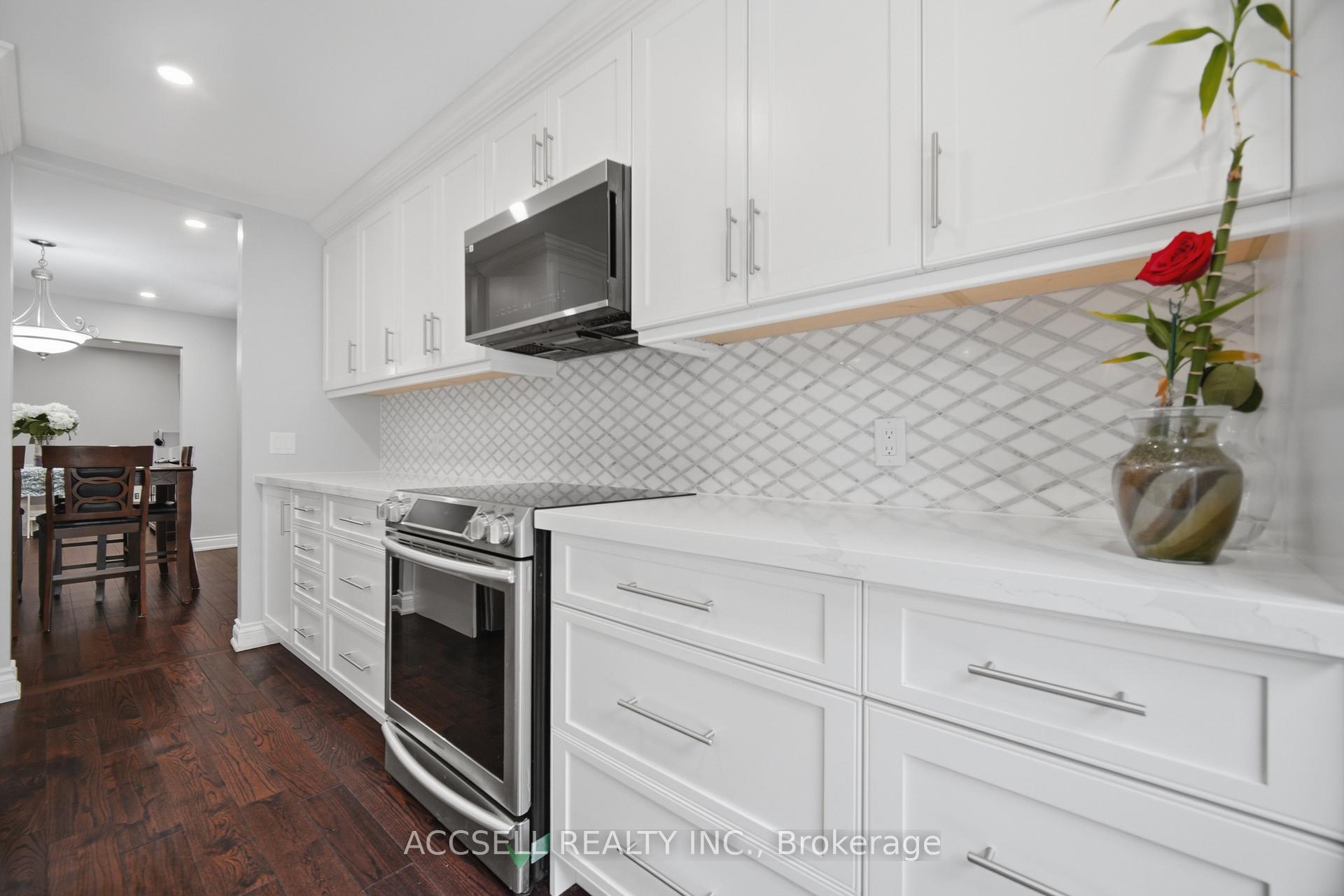 Photo 17 of 32 Niles Court, Brampton, Westgate — HOMEH