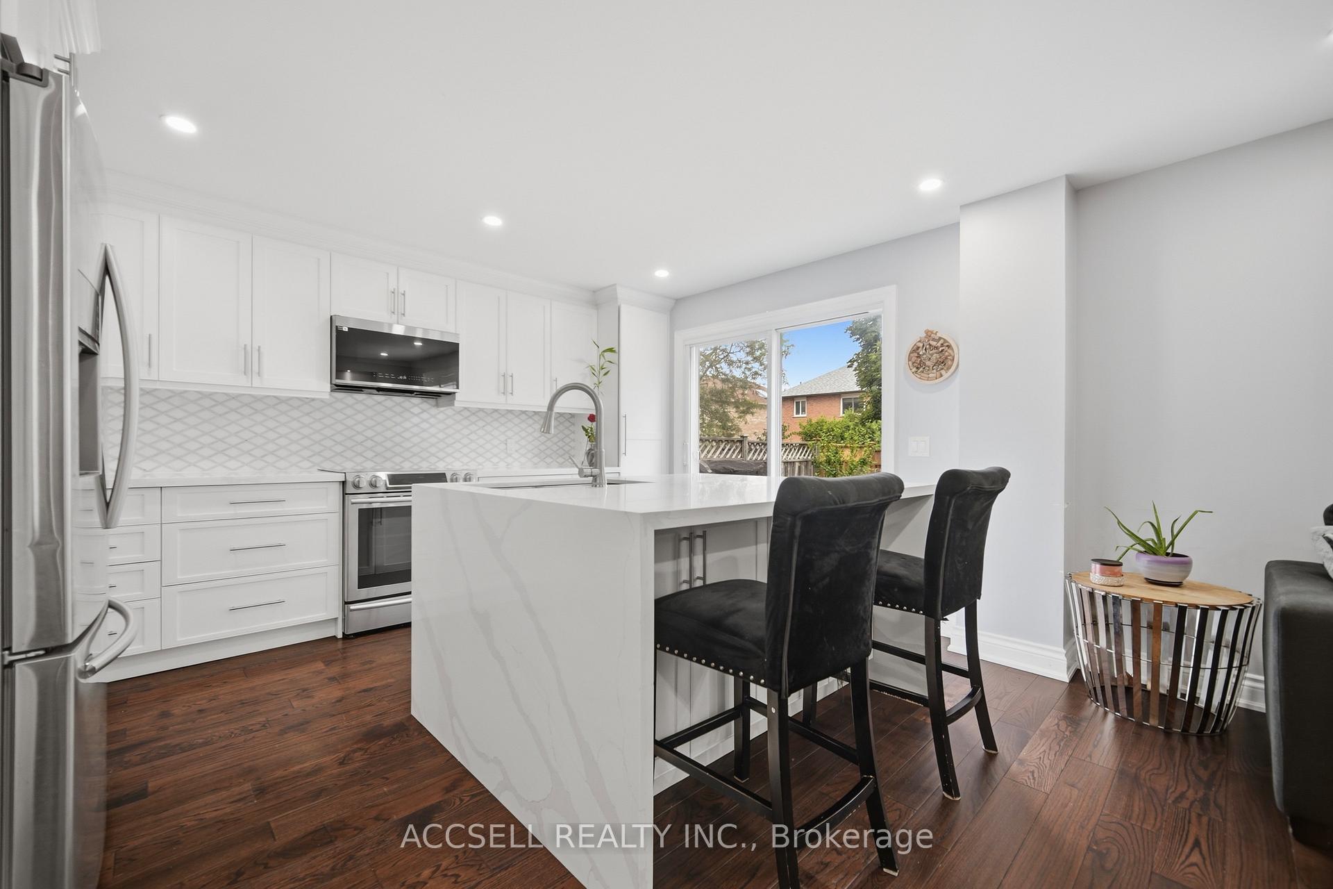 Photo 19 of 32 Niles Court, Brampton, Westgate — HOMEH