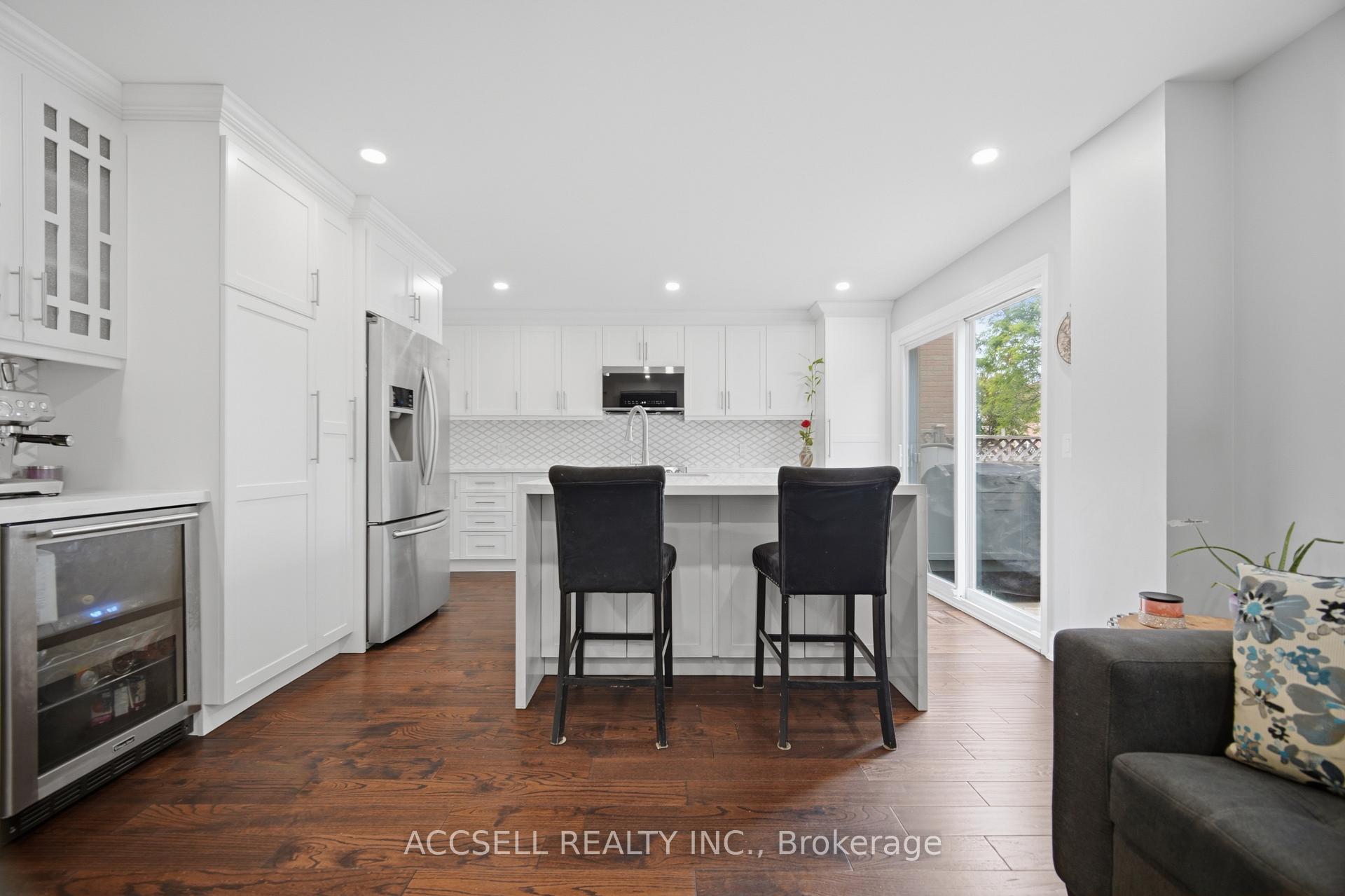 Photo 20 of 32 Niles Court, Brampton, Westgate — HOMEH