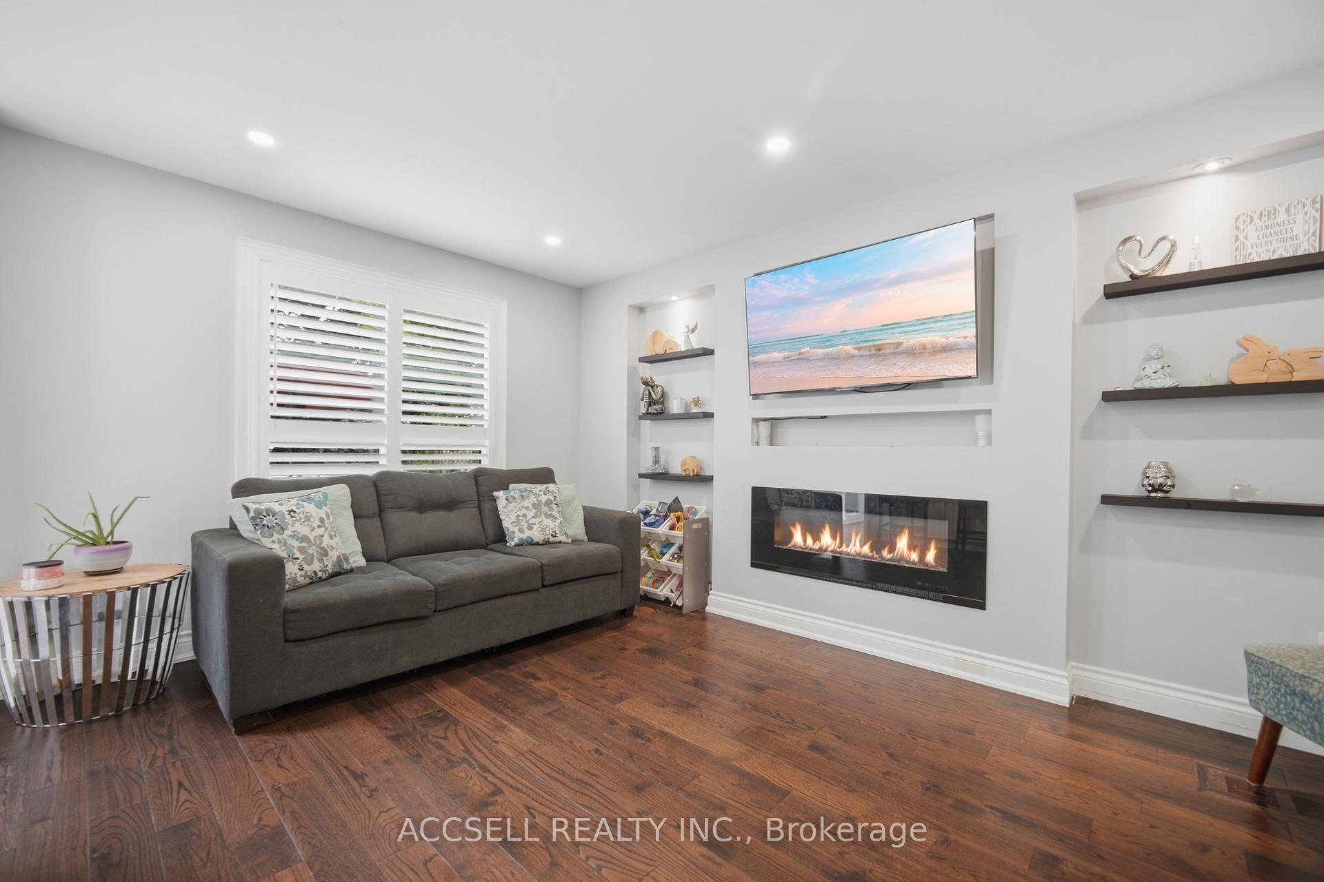 Photo 23 of 32 Niles Court, Brampton, Westgate — HOMEH