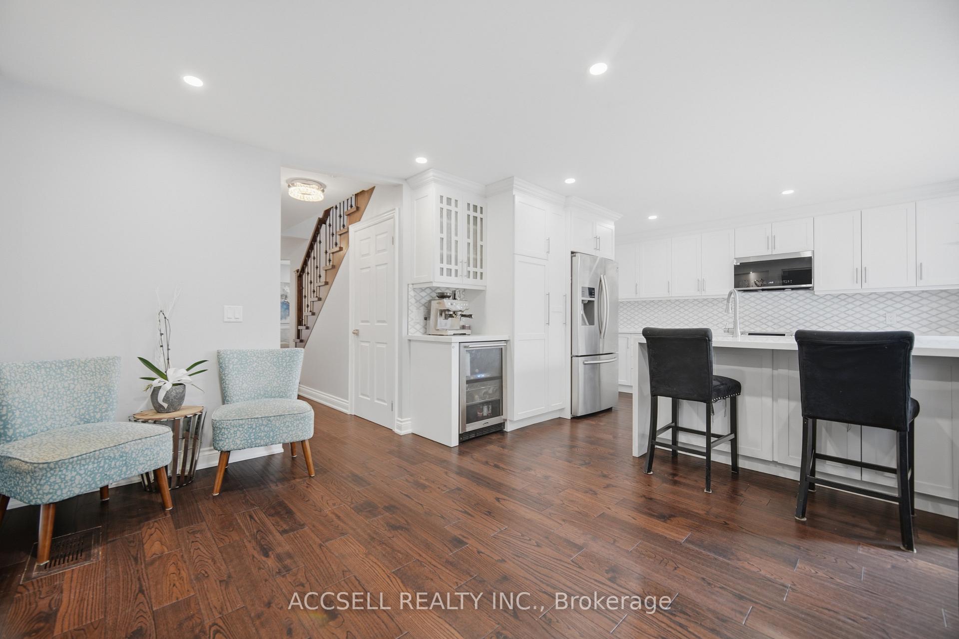 Photo 25 of 32 Niles Court, Brampton, Westgate — HOMEH
