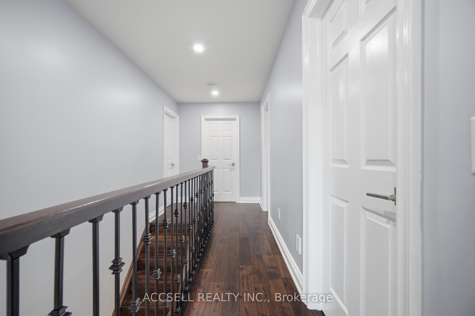 Photo 30 of 32 Niles Court, Brampton, Westgate — HOMEH