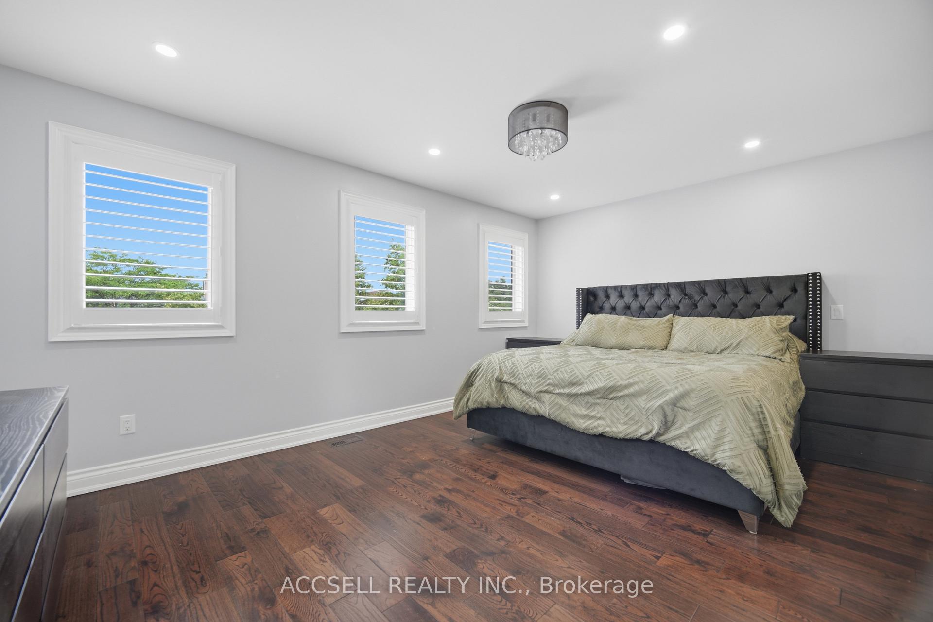 Photo 32 of 32 Niles Court, Brampton, Westgate — HOMEH
