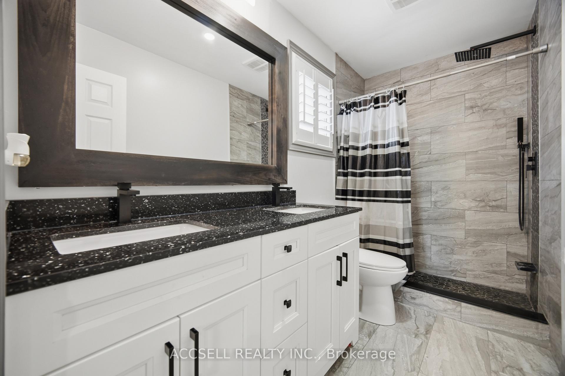 Photo 36 of 32 Niles Court, Brampton, Westgate — HOMEH