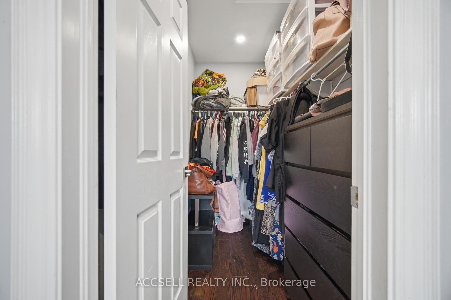 Photo 38 of 32 Niles Court, Brampton, Westgate — HOMEH