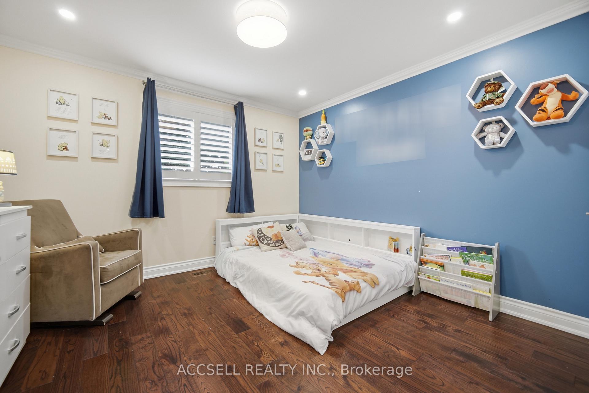Photo 39 of 32 Niles Court, Brampton, Westgate — HOMEH
