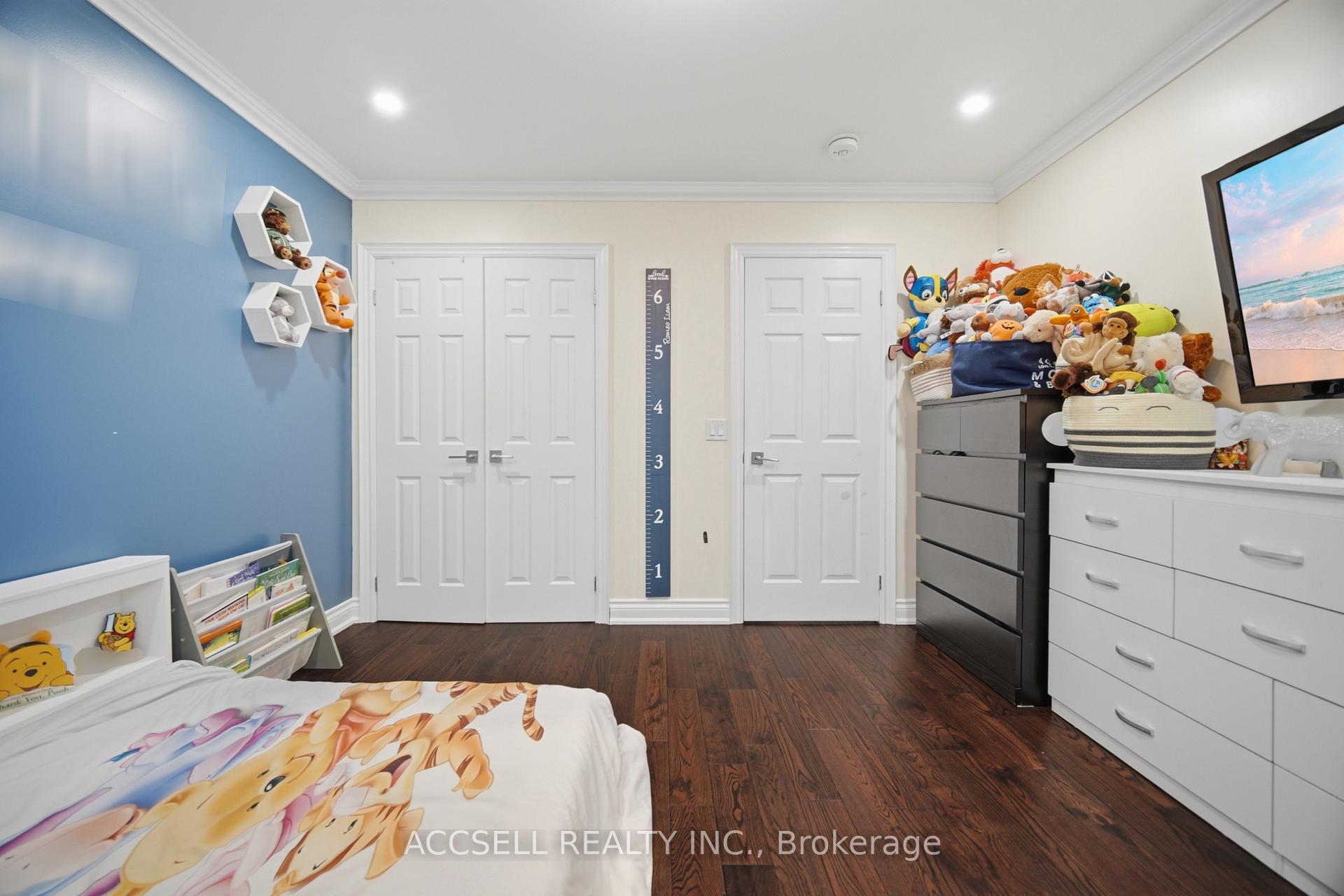 Photo 40 of 32 Niles Court, Brampton, Westgate — HOMEH