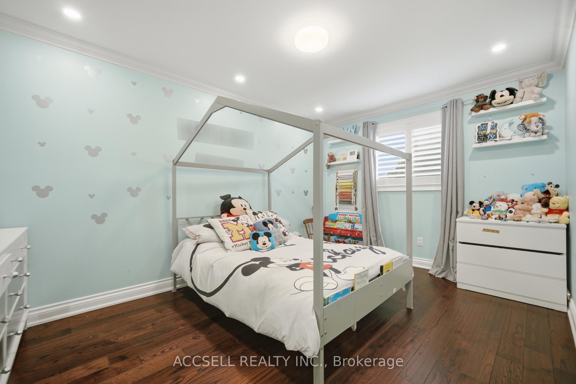 Photo 41 of 32 Niles Court, Brampton, Westgate — HOMEH