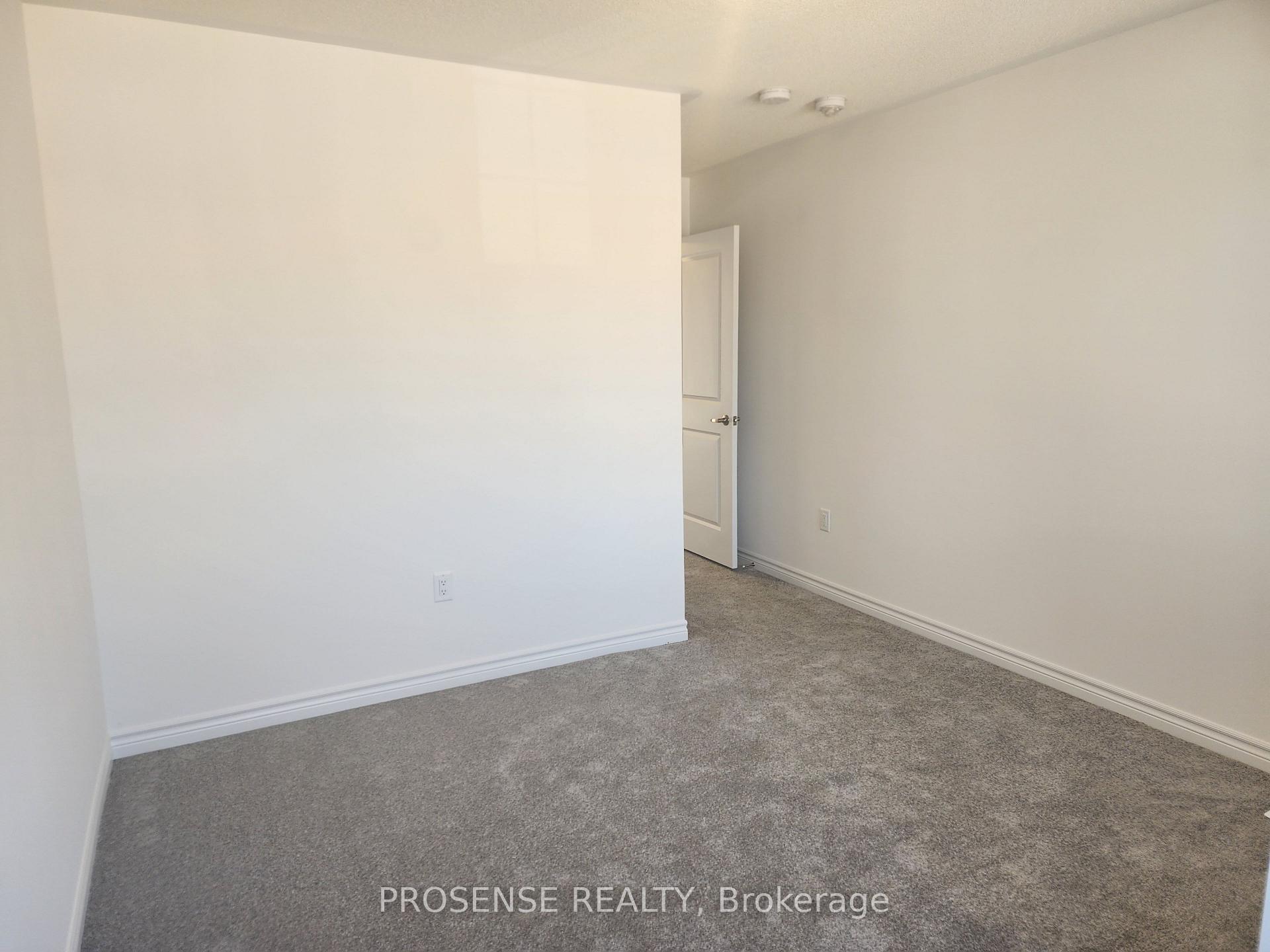 Photo 23 of 435 Van Dusen Avenue, Southgate — HOMEH