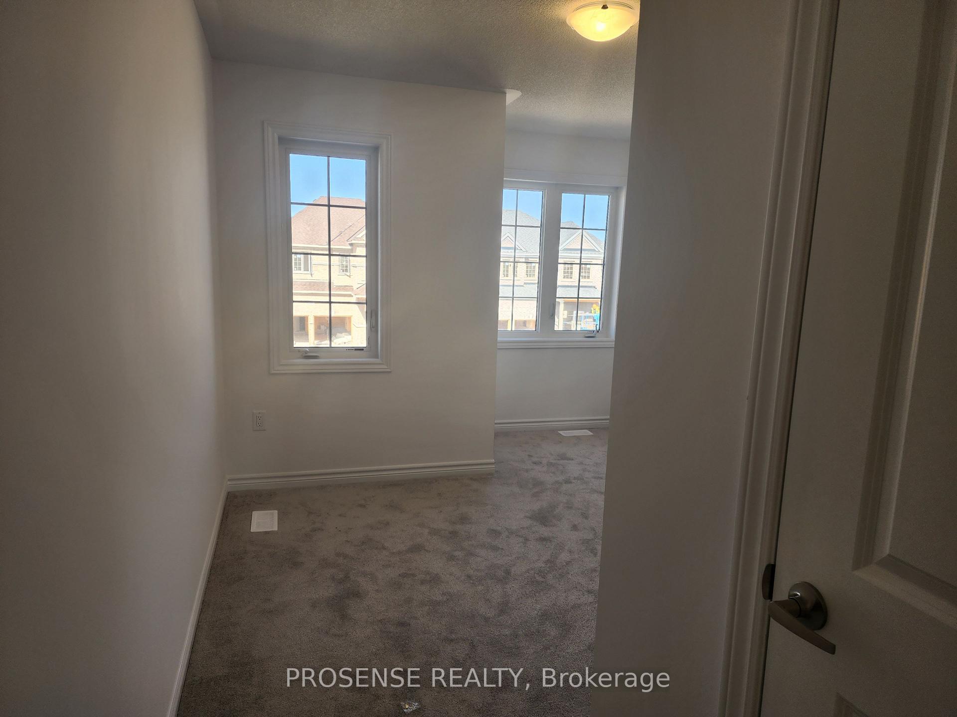 Photo 24 of 435 Van Dusen Avenue, Southgate — HOMEH
