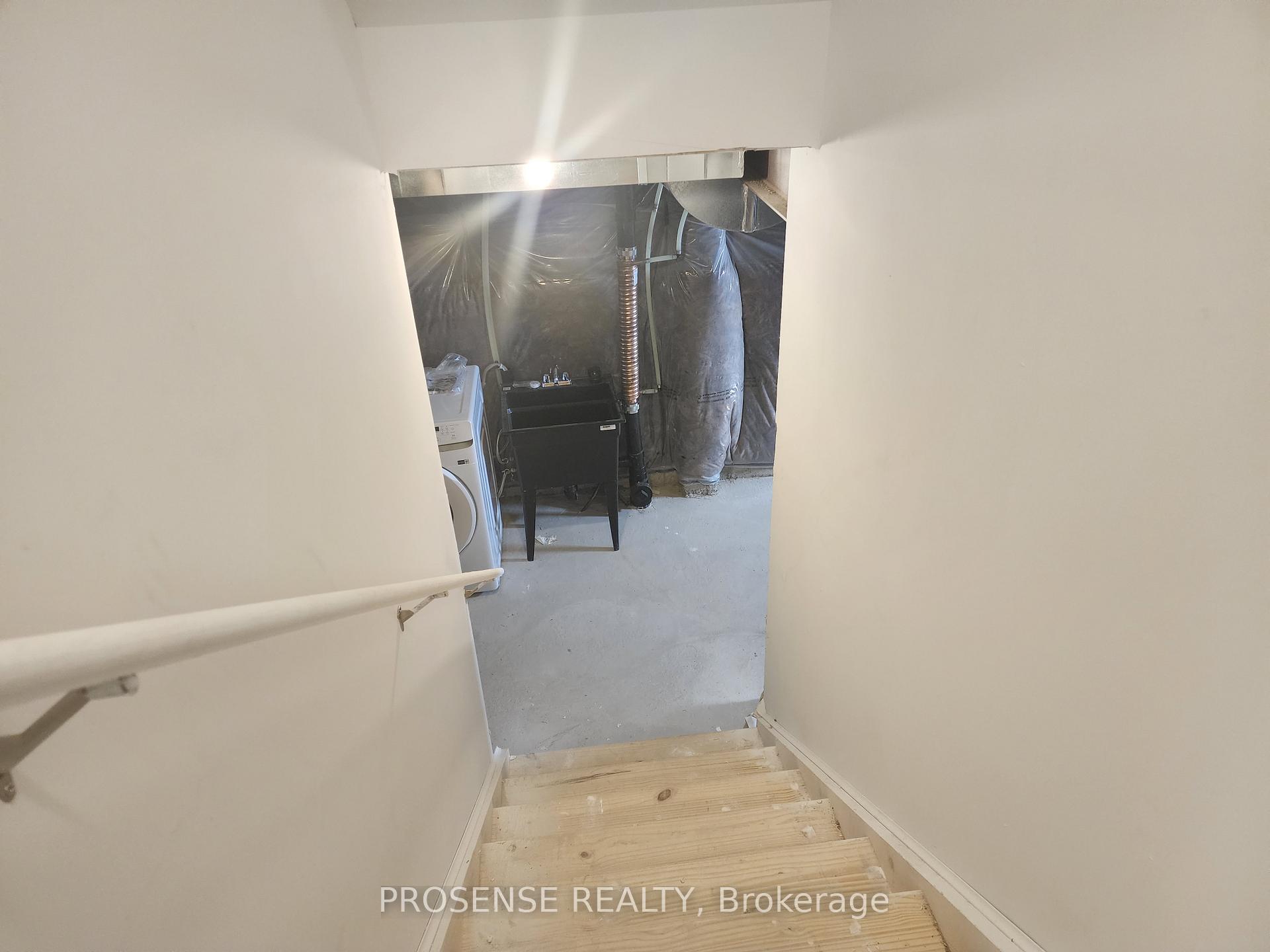 Photo 38 of 435 Van Dusen Avenue, Southgate — HOMEH