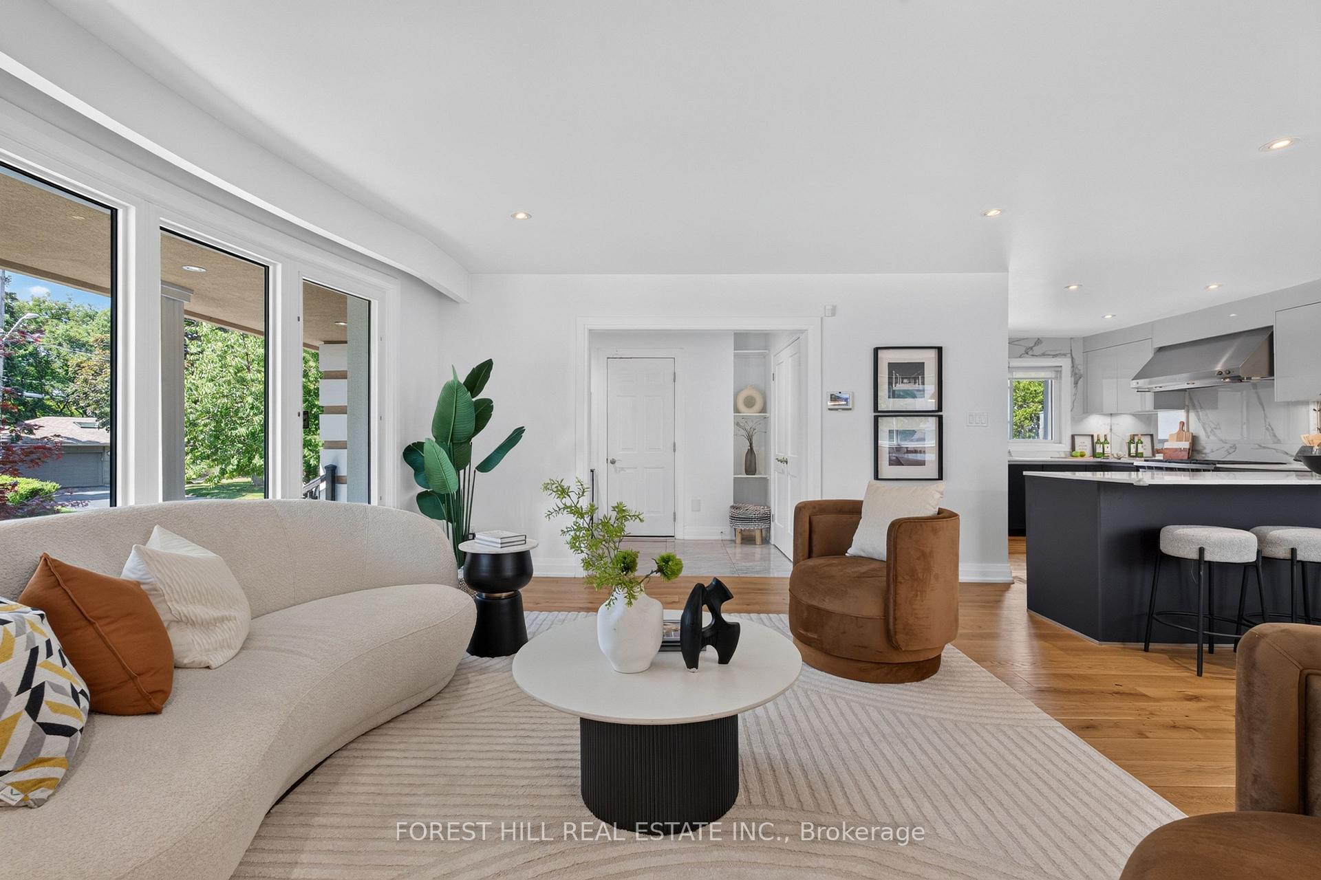 Photo 6 of 1 Heathview Avenue, North York, Bayview Village — HOMEH