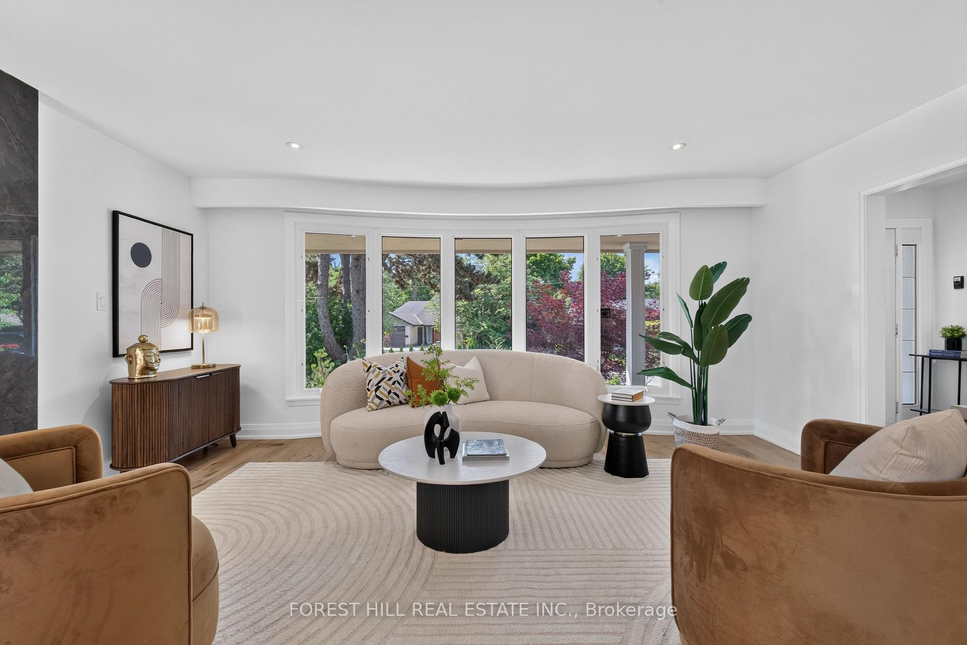 Photo 8 of 1 Heathview Avenue, North York, Bayview Village — HOMEH