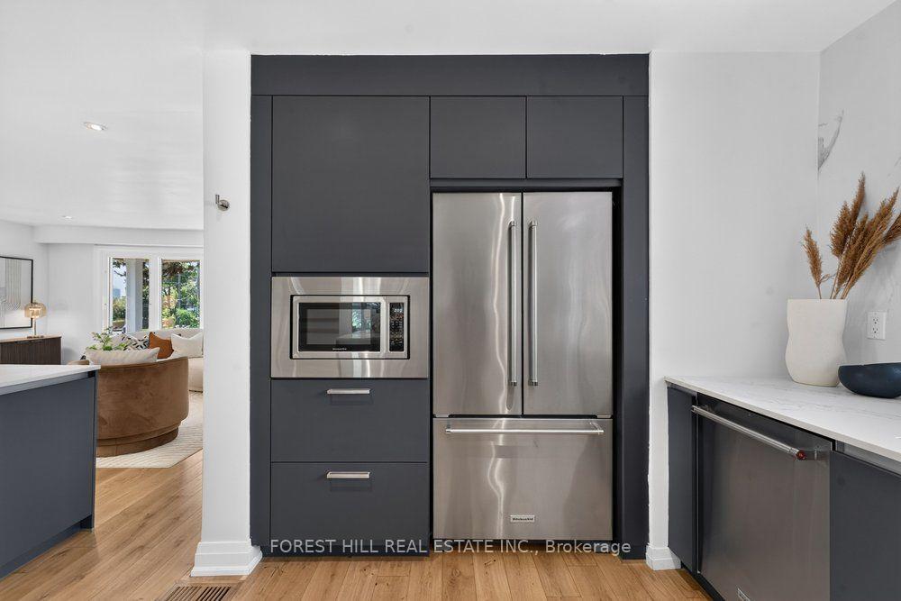 Photo 17 of 1 Heathview Avenue, North York, Bayview Village — HOMEH