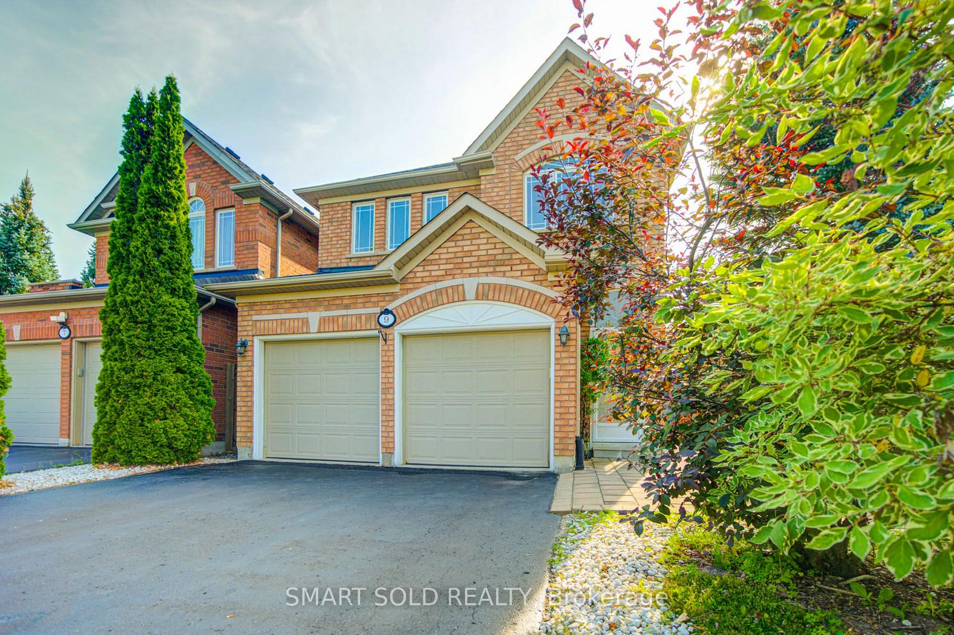 Photo 2 of 9 Pegasus Drive, Richmond Hill, Oak Ridges — HOMEH