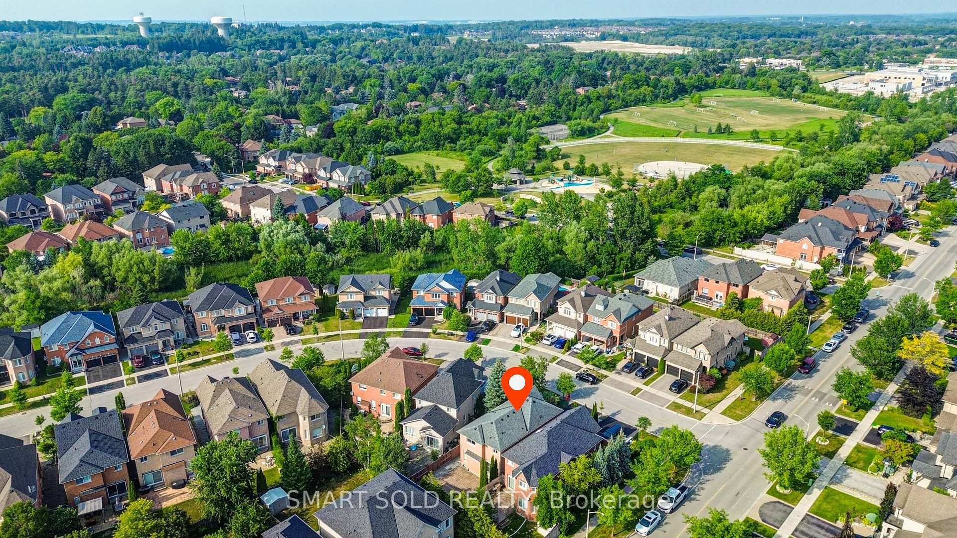 Photo 4 of 9 Pegasus Drive, Richmond Hill, Oak Ridges — HOMEH