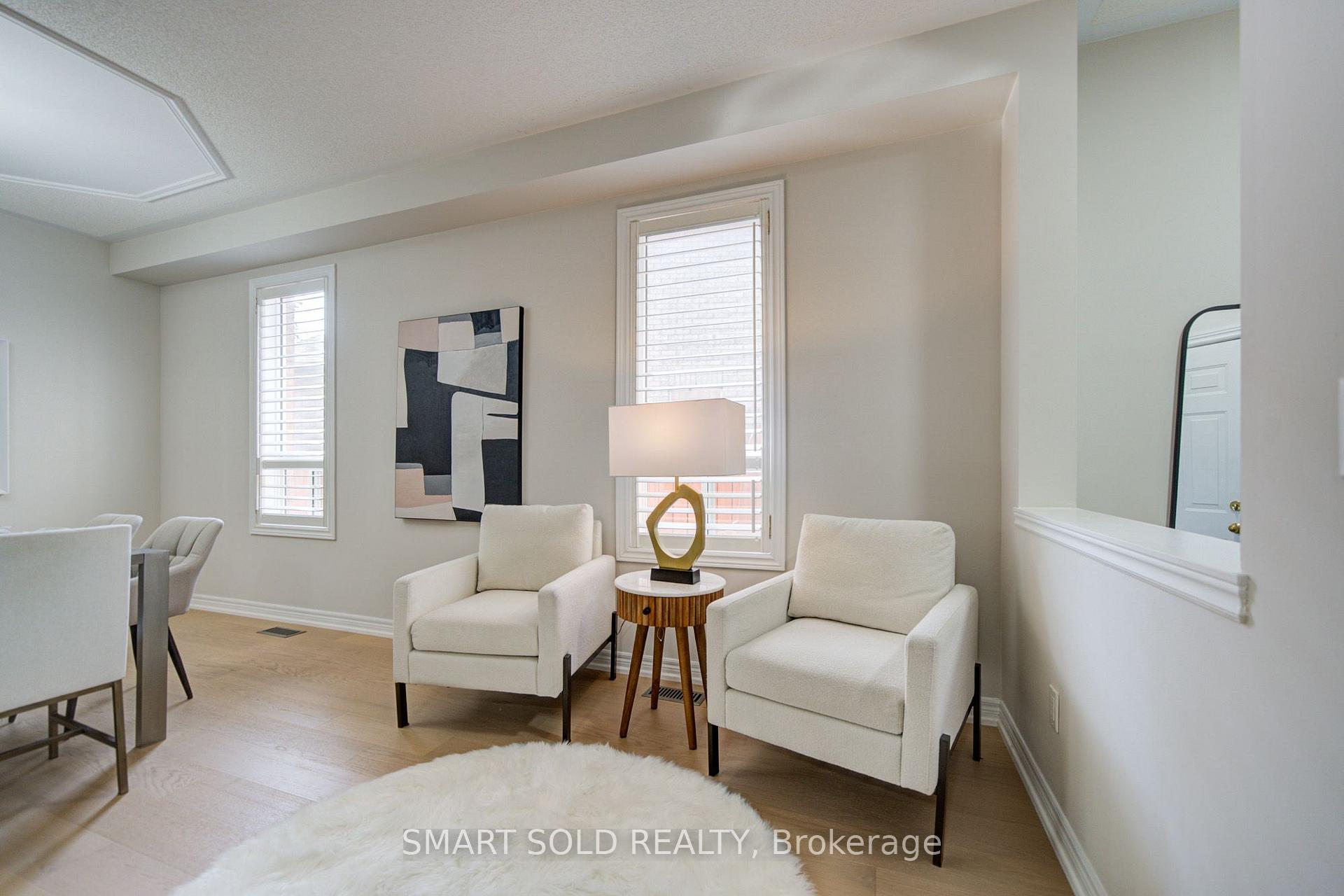 Photo 7 of 9 Pegasus Drive, Richmond Hill, Oak Ridges — HOMEH