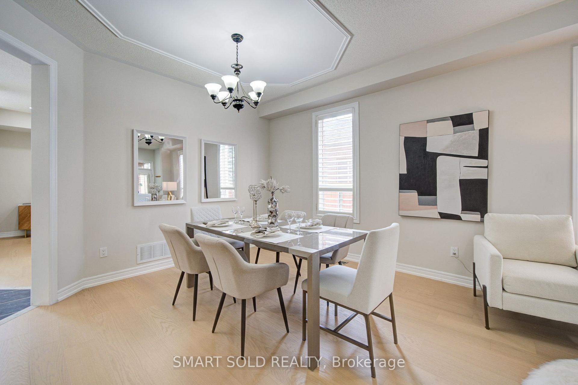 Photo 10 of 9 Pegasus Drive, Richmond Hill, Oak Ridges — HOMEH