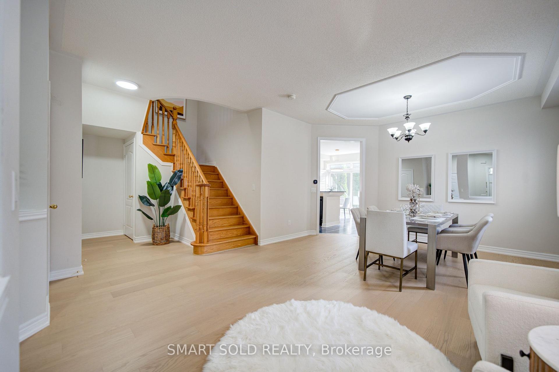 Photo 11 of 9 Pegasus Drive, Richmond Hill, Oak Ridges — HOMEH