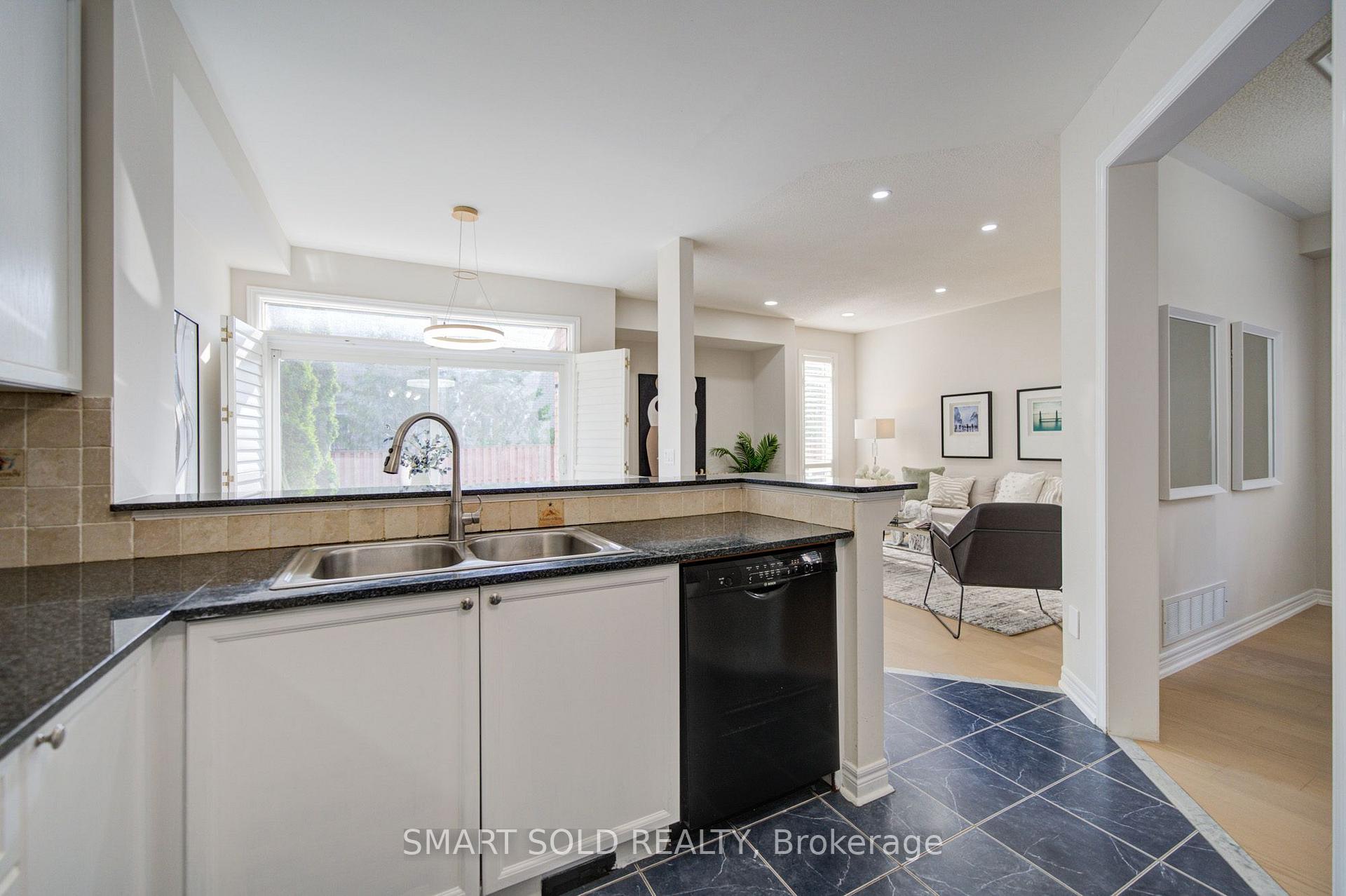 Photo 19 of 9 Pegasus Drive, Richmond Hill, Oak Ridges — HOMEH