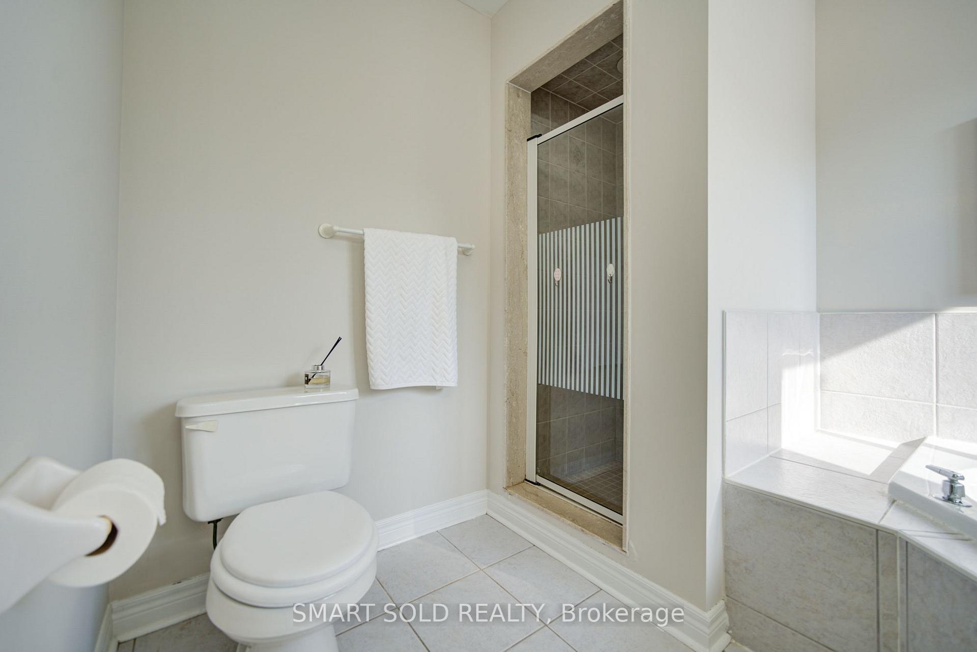 Photo 29 of 9 Pegasus Drive, Richmond Hill, Oak Ridges — HOMEH